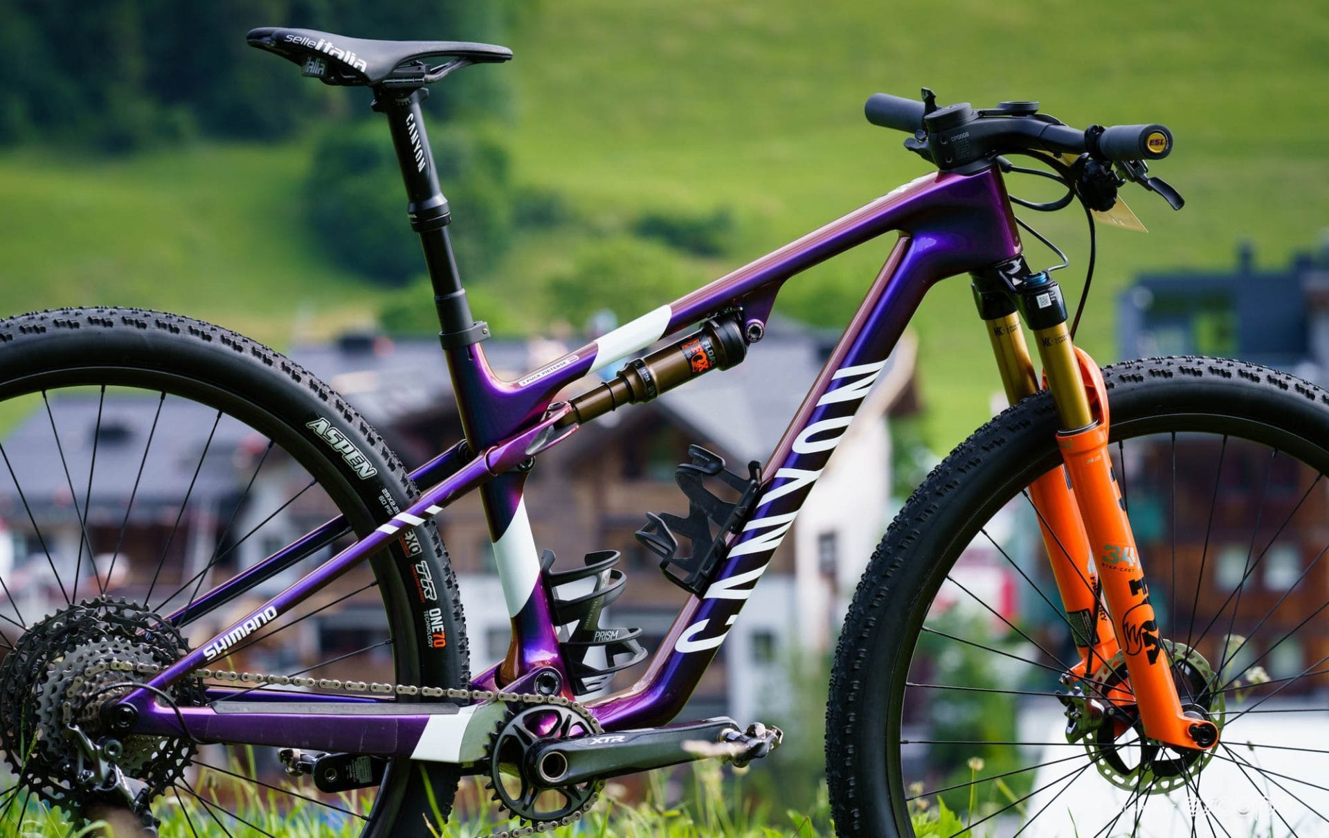 Daily News: Canyon is now selling bikes on Amazon