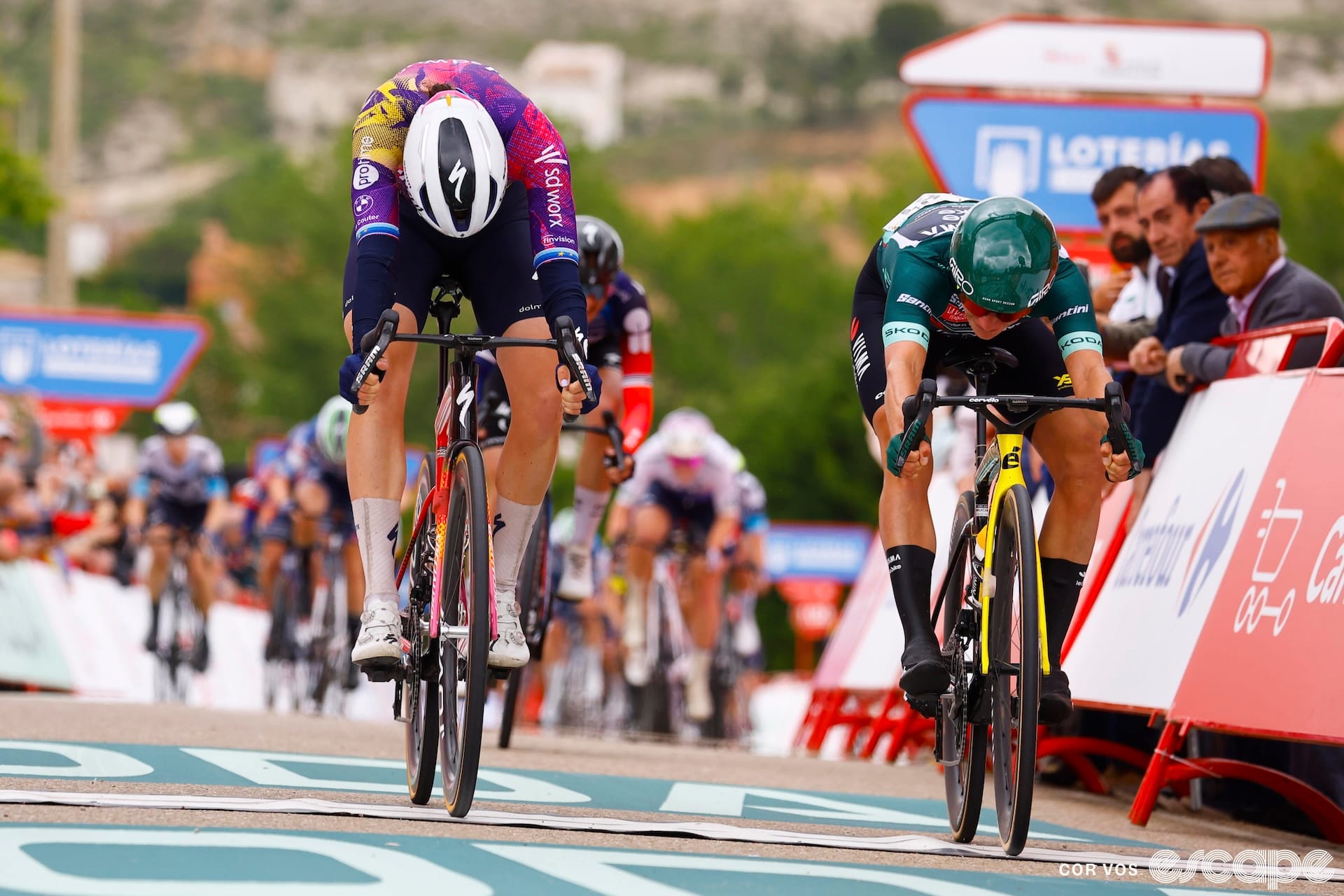 La Vuelta stage 6: Vos nips Bredewold in photo finish