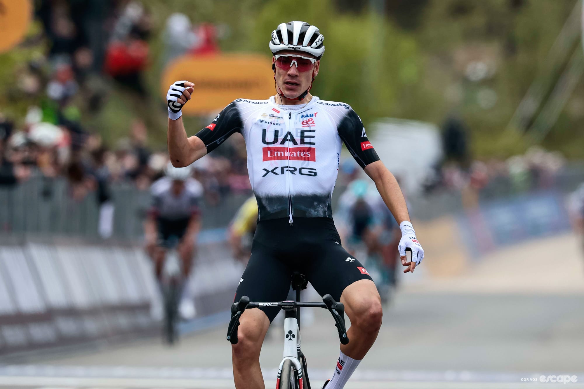 Juan Ayuso lands opening climbing punch of the Giro in stage 7