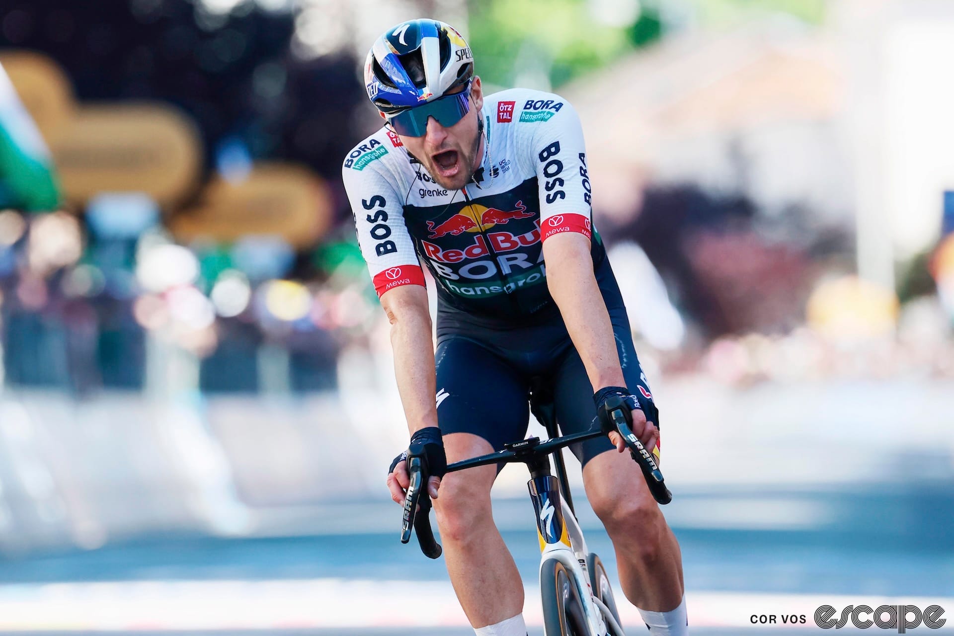 Denz takes the solo victory on stage 18 of the Giro d'Italia