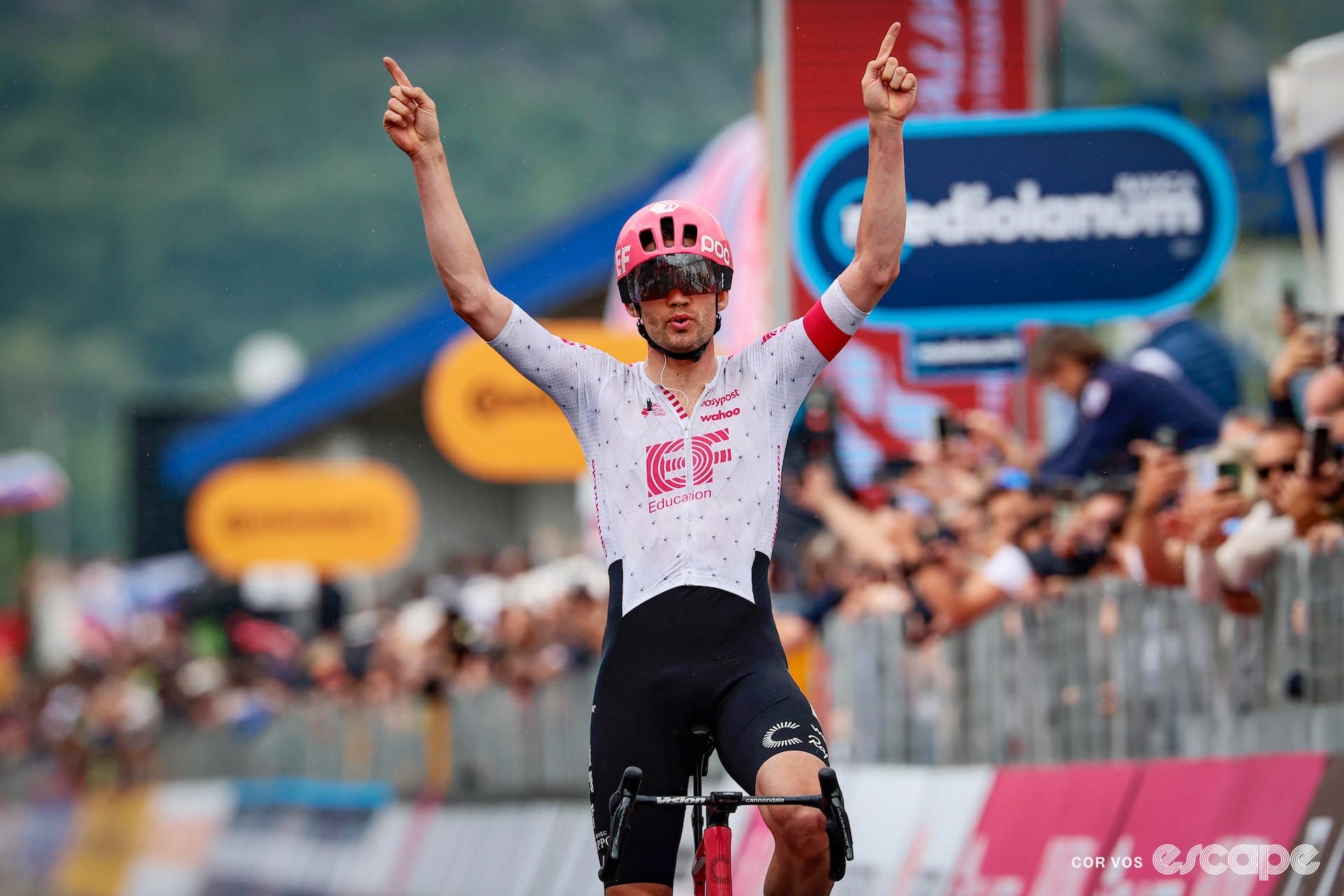 GC shakeup on chaotic stage 14 as Asgreen takes his first Giro win from the breakaway