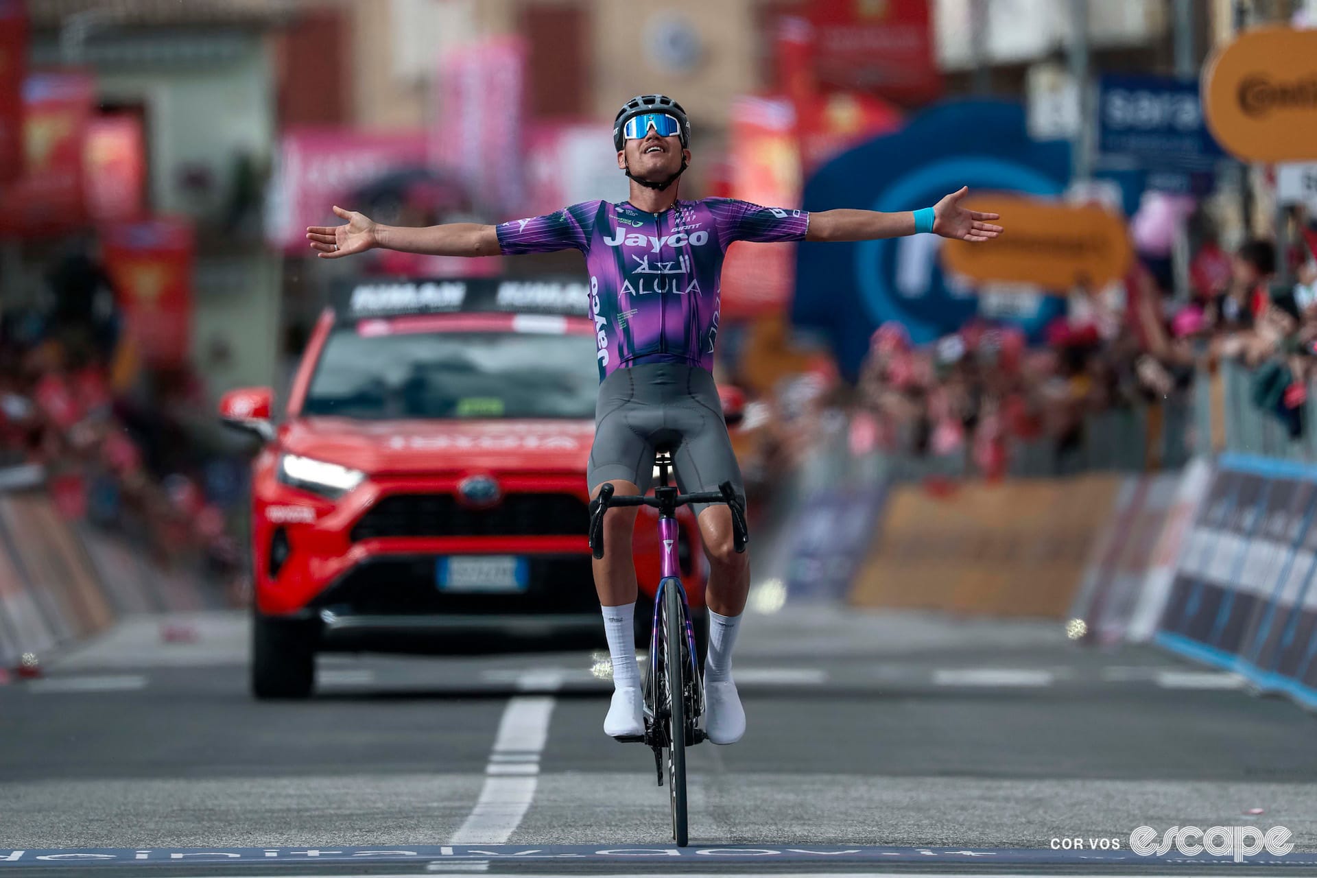 Fortune favours the brave as Plapp takes stage 8 victory and Ulissi grabs pink at his 12th Giro