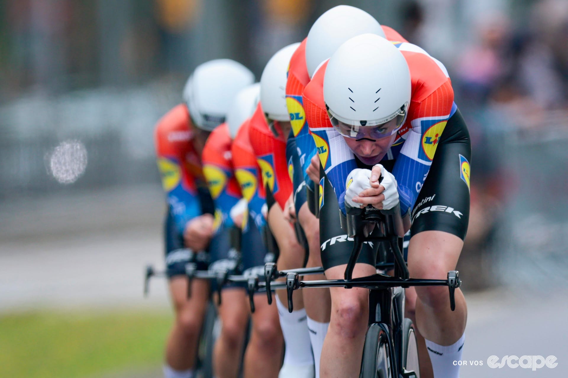 Ellen van Dijk and Lidl-Trek lead the Vuelta Femenina after slightly chaotic opening TTT