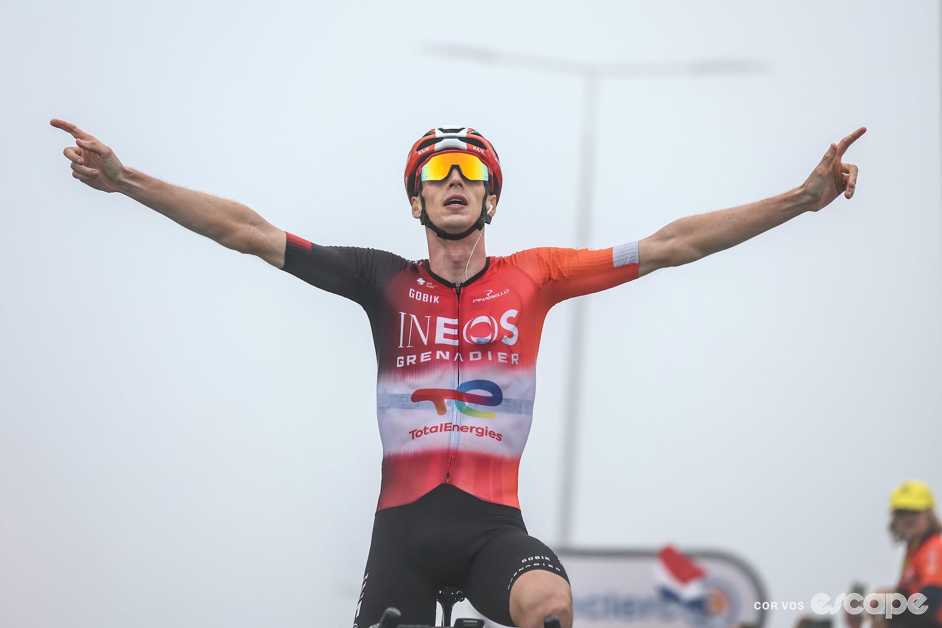 Arensman survives pressure from the yellow jersey to take breakaway win on stage 14 of the Tour de France