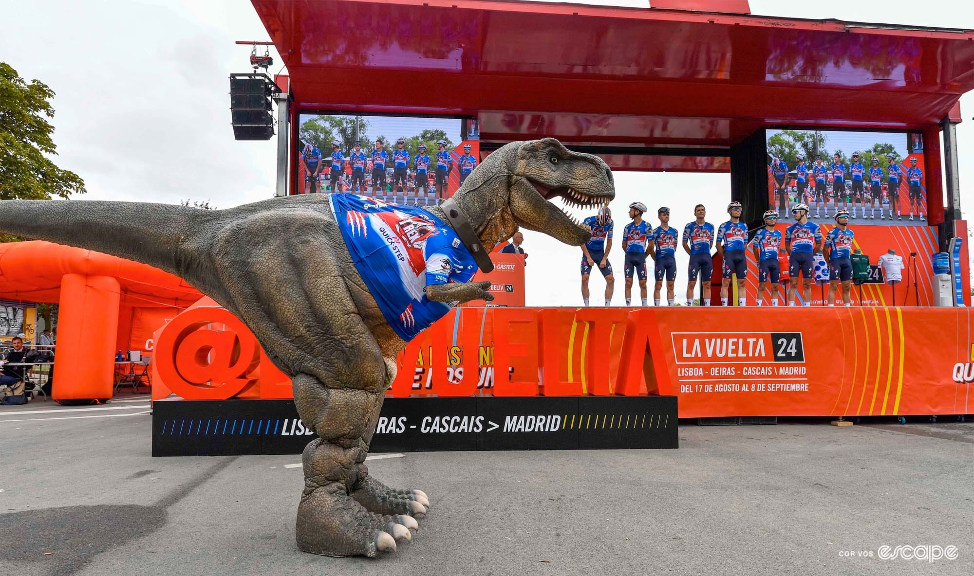 Oh good, the dinosaur team is back again