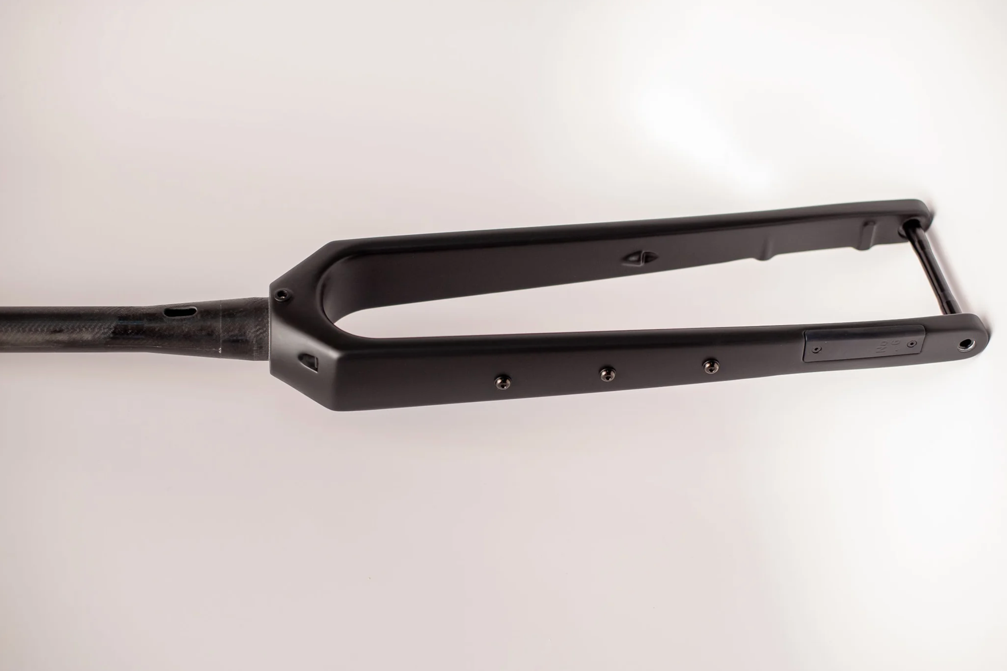 No. 6 Composites Gravel Correct Fork clears a 2.5" tire