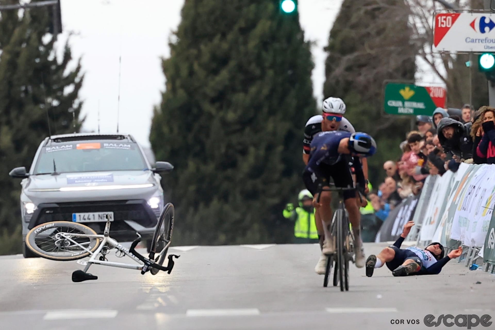 Christen DQed from Clásica Jaén for sketchy sprint as Van Gils fractures pelvis