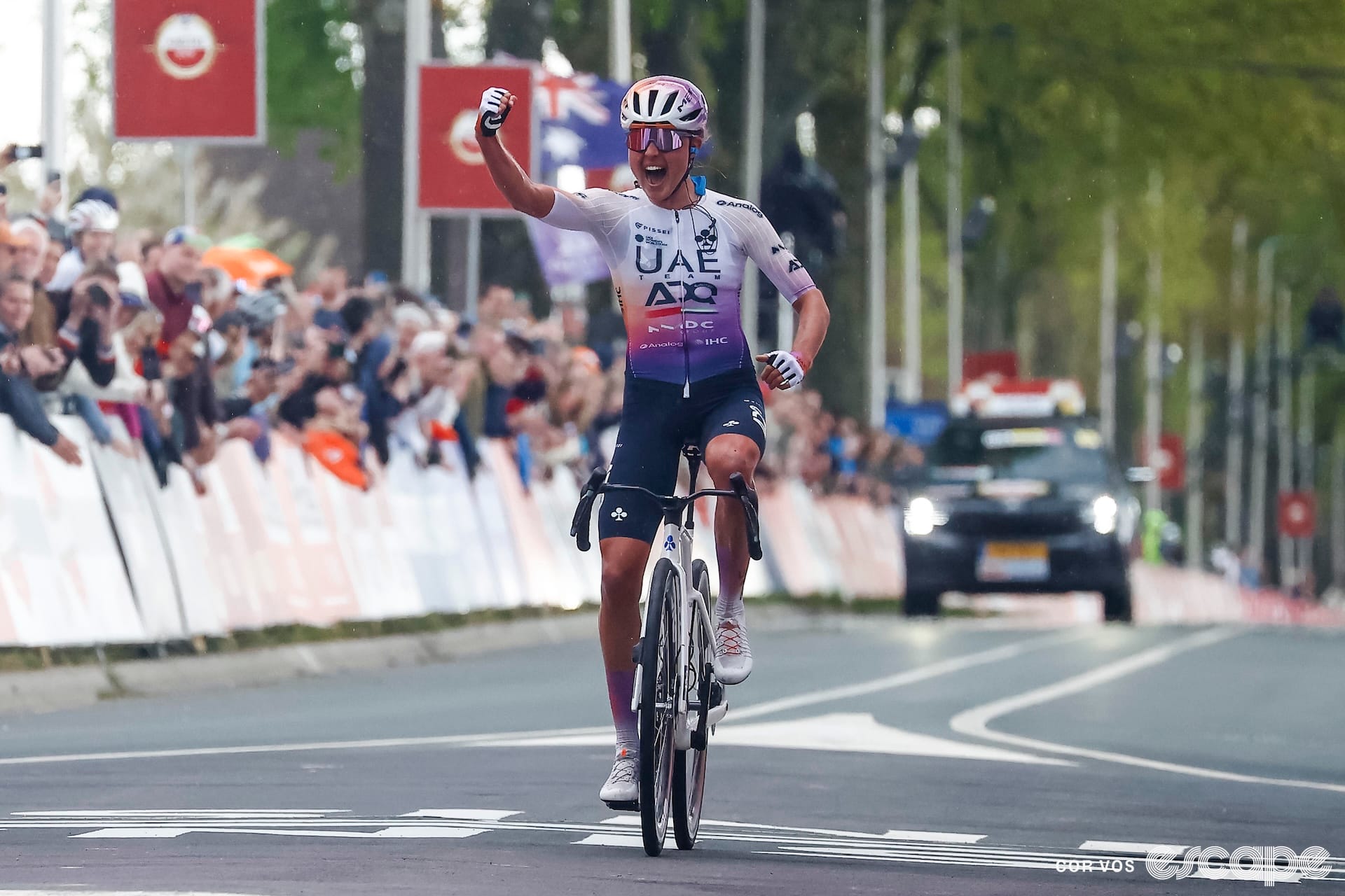 Paula Blasi solos to victory at Amstel Gold Race