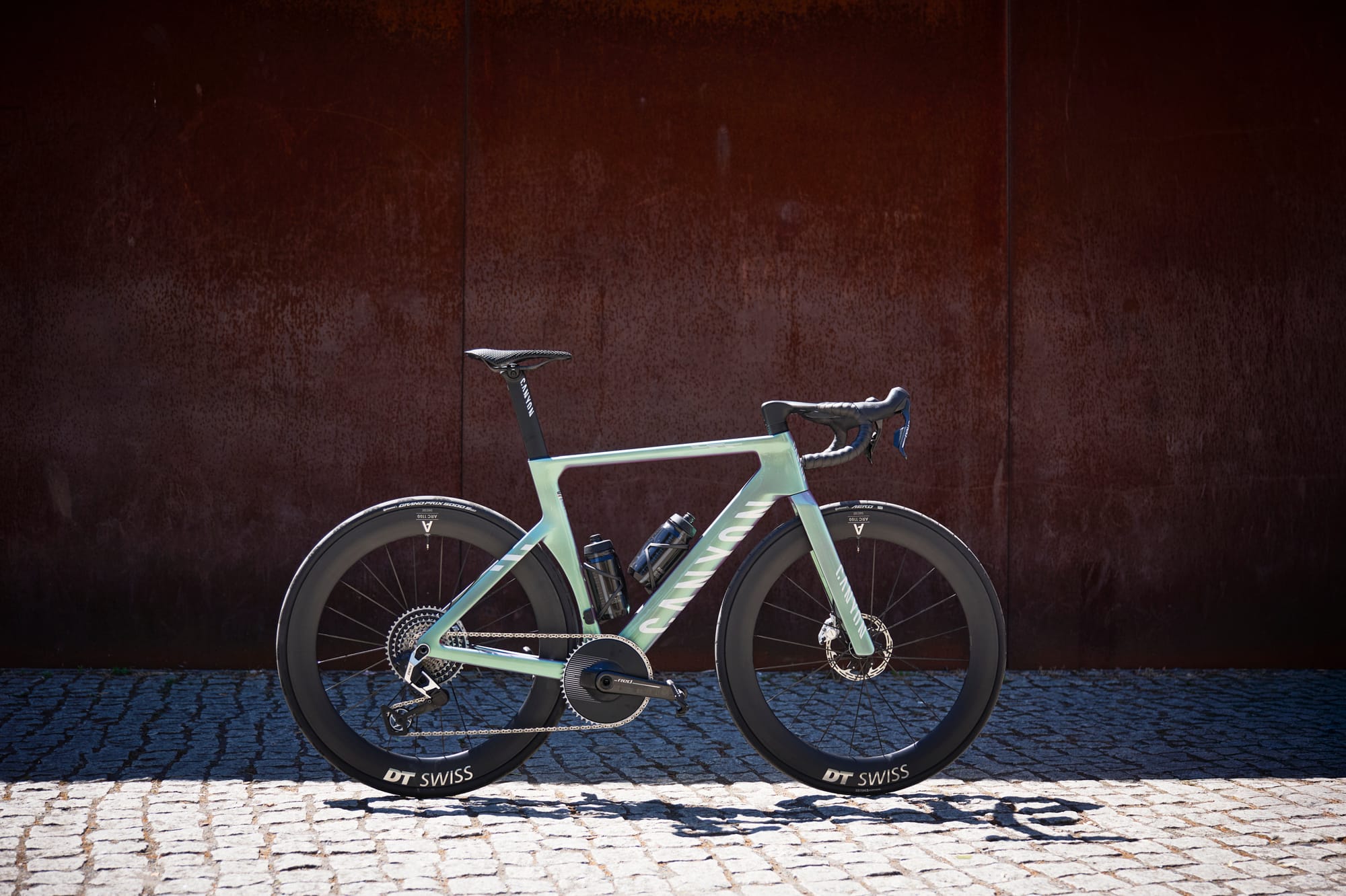 Canyon's updated Aeroad CFR breaks the 200-watt barrier