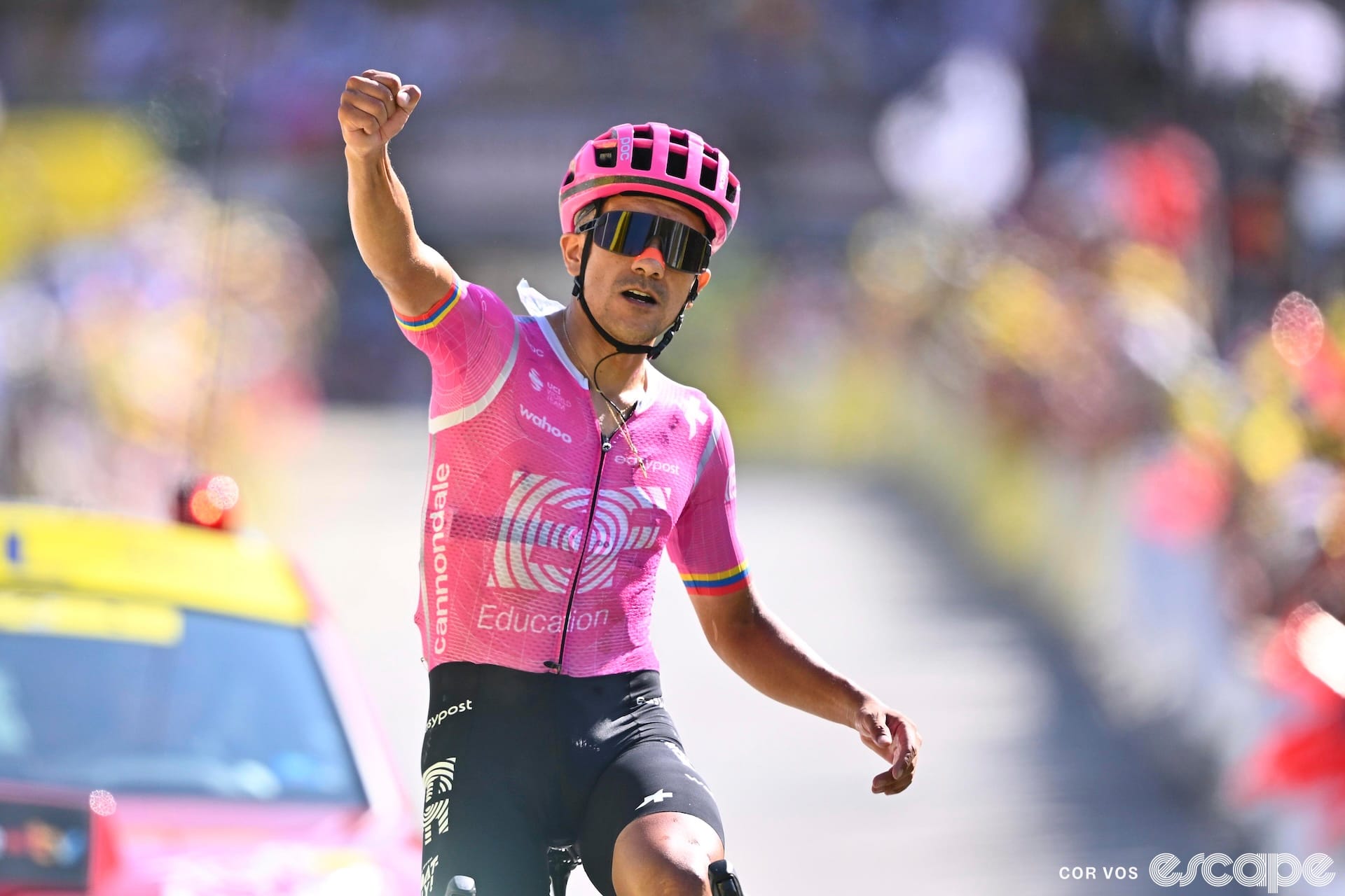 Carapaz climbs to victory from the break on Tour stage 18