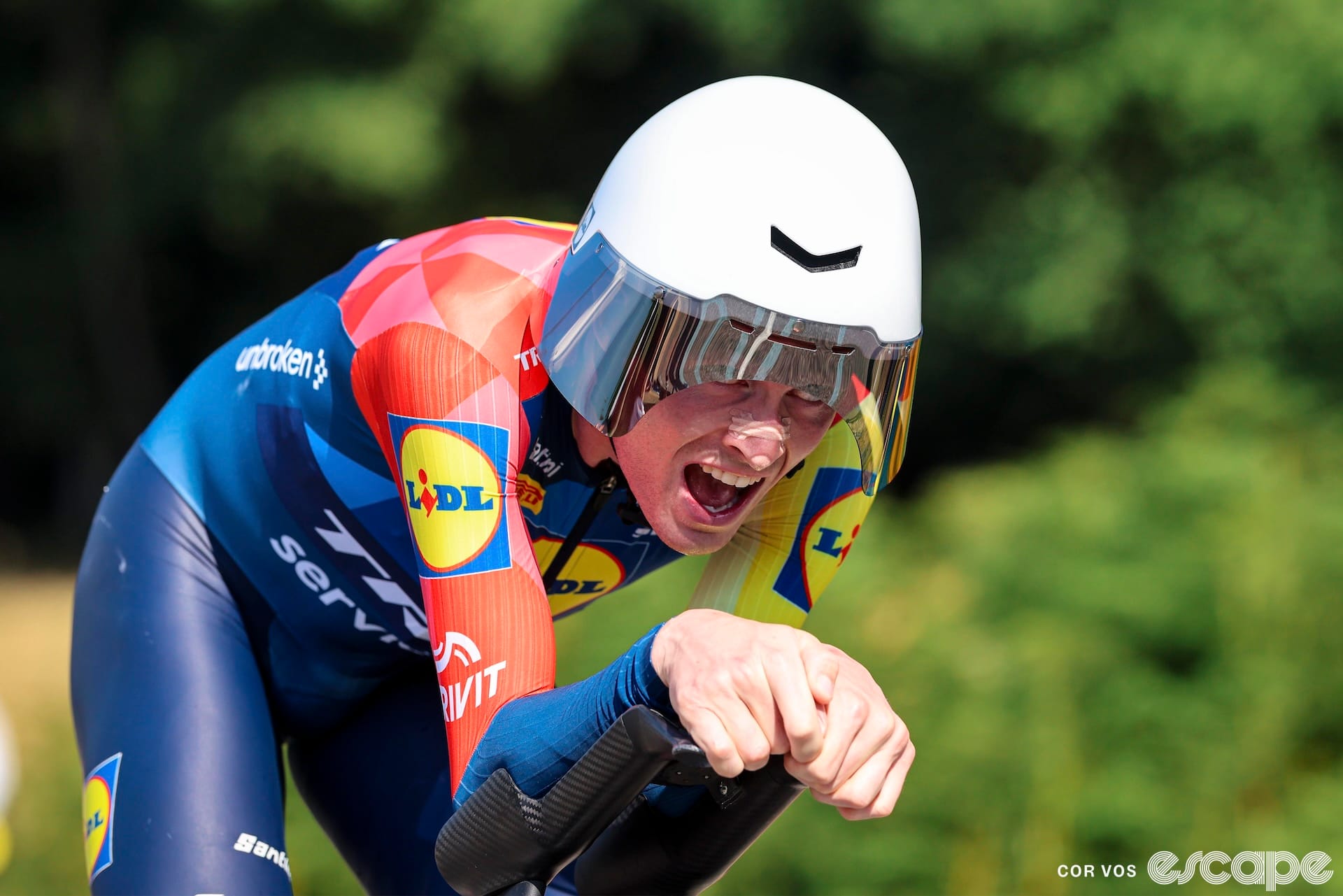 Who were the winners and losers of the Tour's stage 16 time trial?