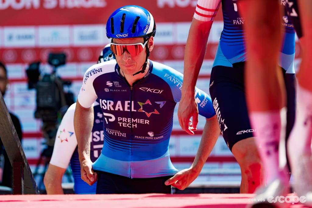 Daily News: Jan Hirt finished Giro’s crash-marred stage 6 on a femur fracture