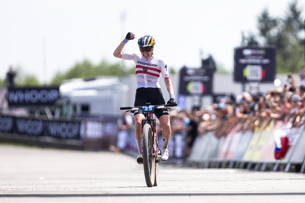 Updated XCO World Series report and gallery: Stigger rides away as Pidcock stays undefeated in Nové Město