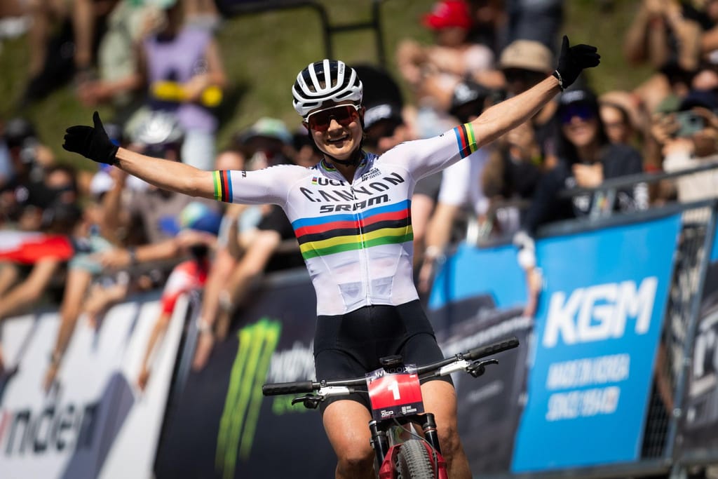 Updated: XCO World Series gallery and report: Rissveds and Martin prove unstoppable in Lenzerheide