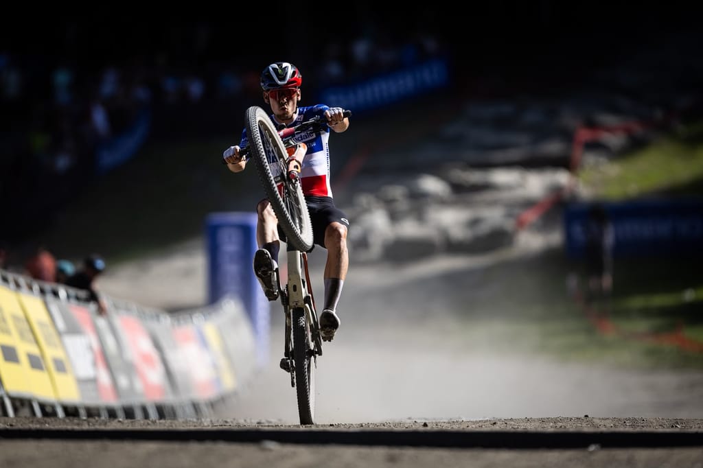 Updated: XCO World Series gallery and report: Berta   and Martin put on a masterclass in La Thuile