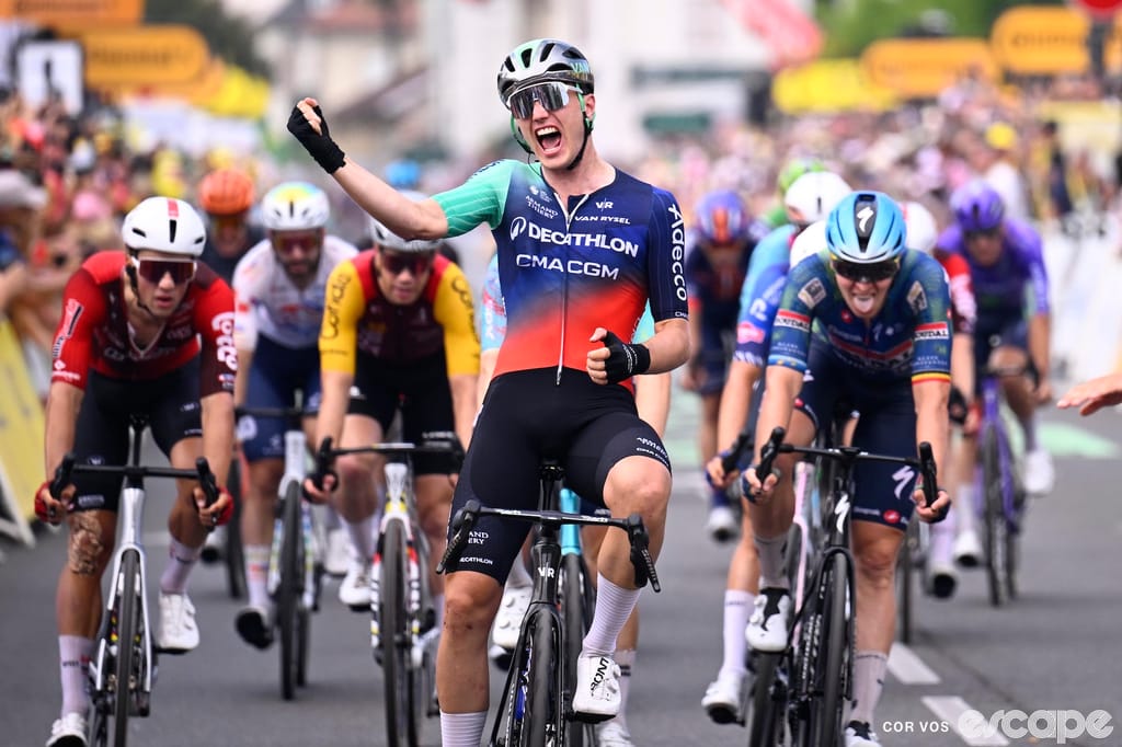 Tour debutant Olav Kooij sprints to a no-doubt victory on stage 5