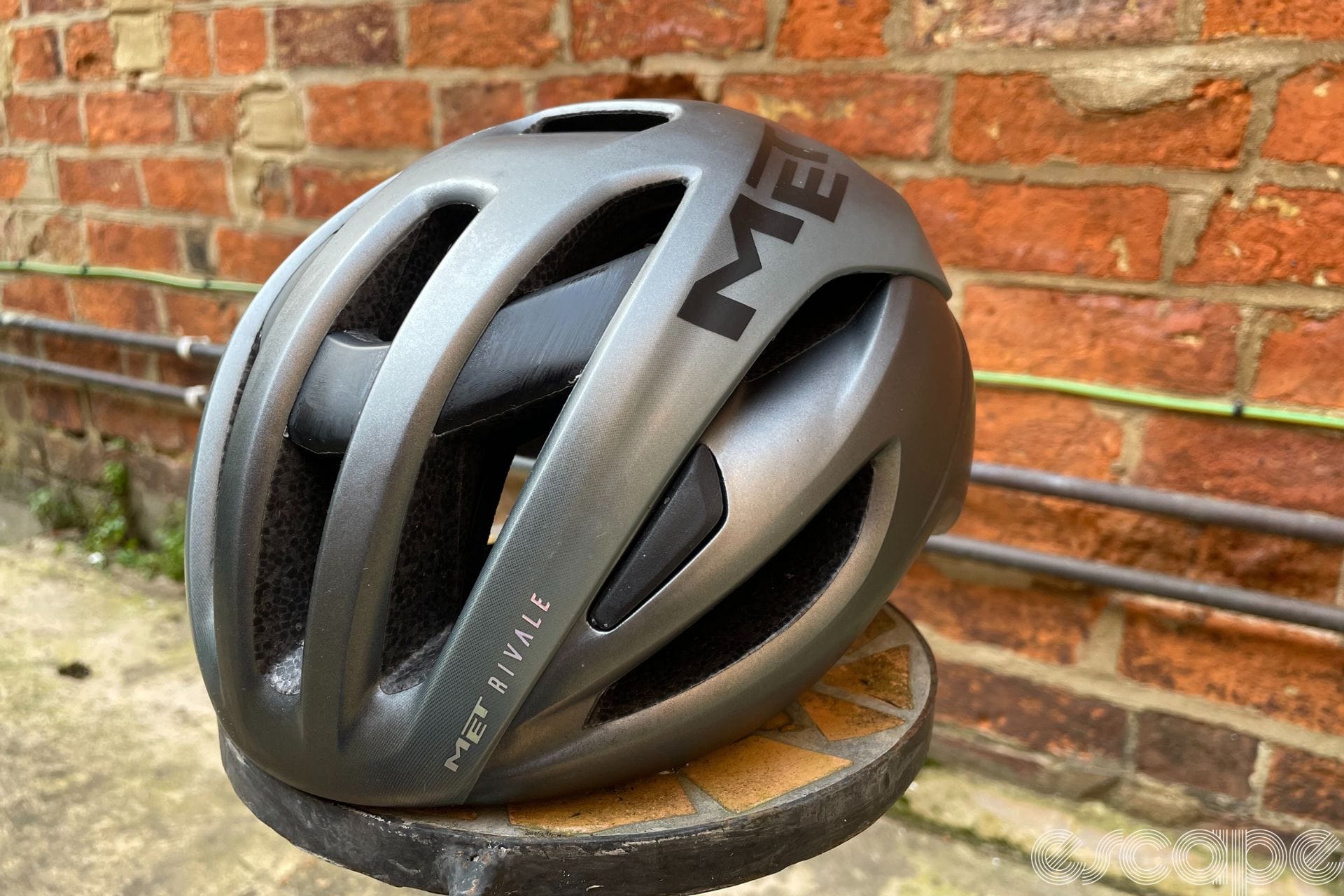 Review: Can MET’s mid-tier aero helmet Rivale the competition?