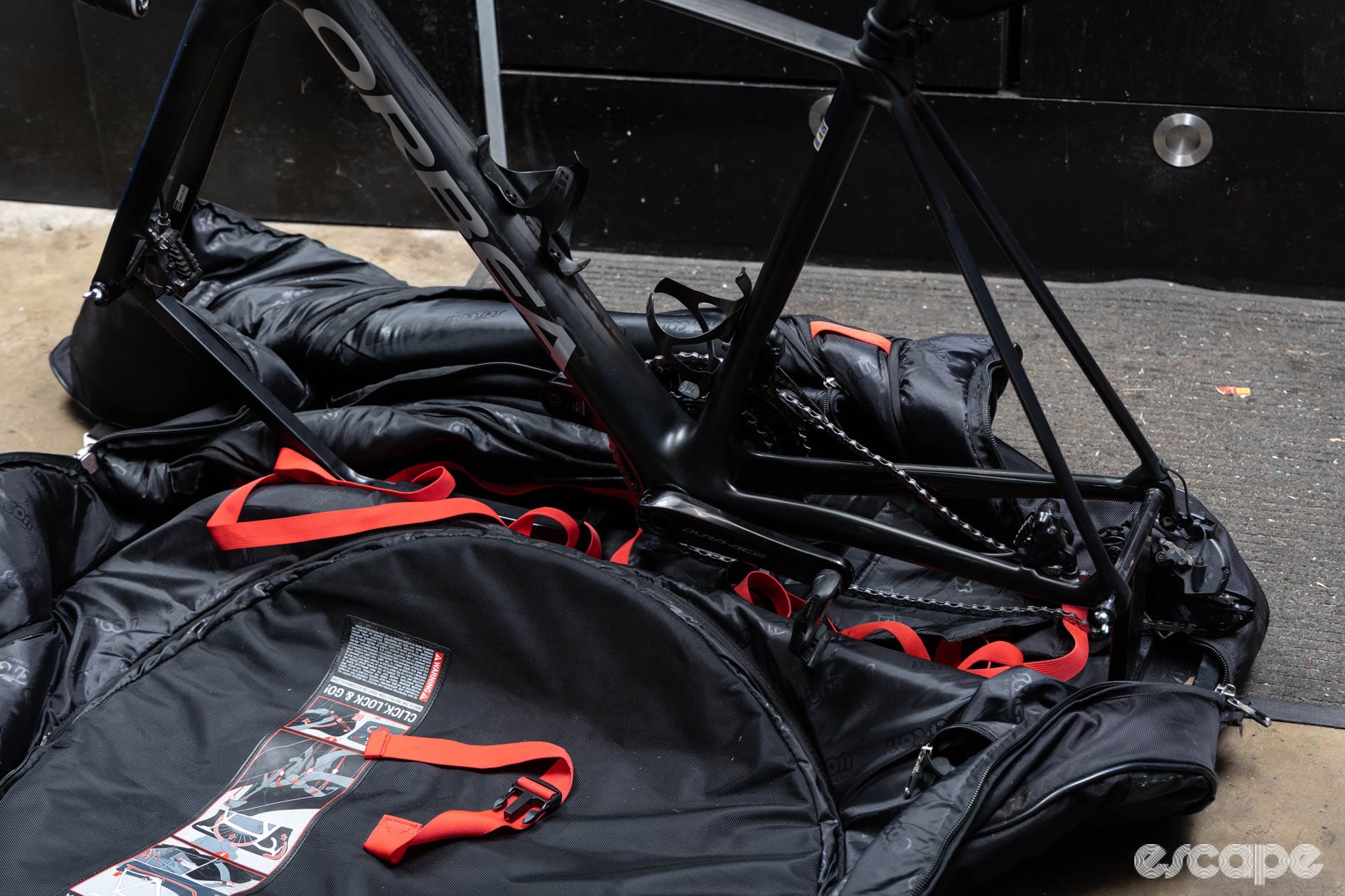 How to retrofit an old Scicon Aerocomfort 2.0 bike bag to fit disc road bikes