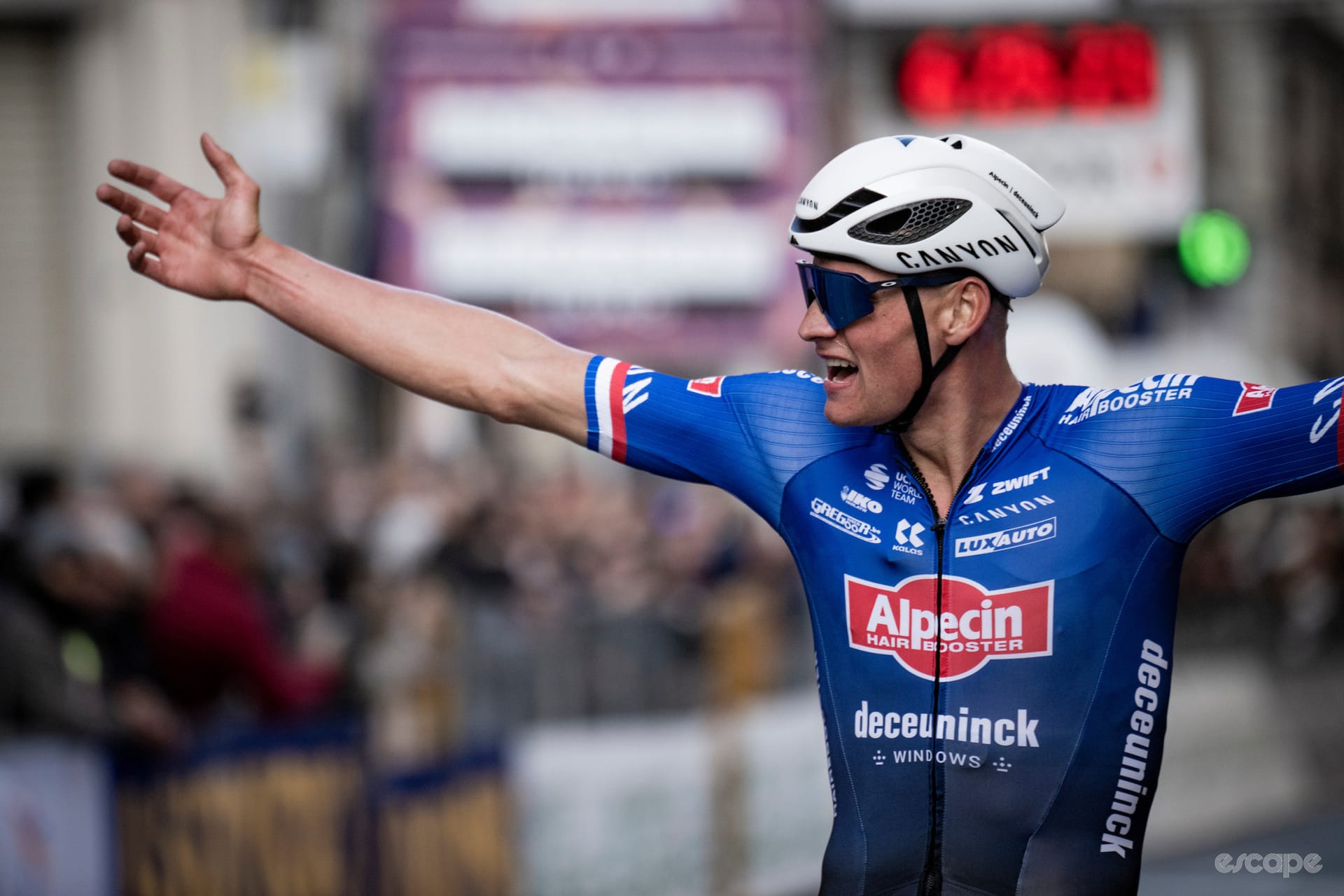 How Mathieu van der Poel won Milan-San Remo