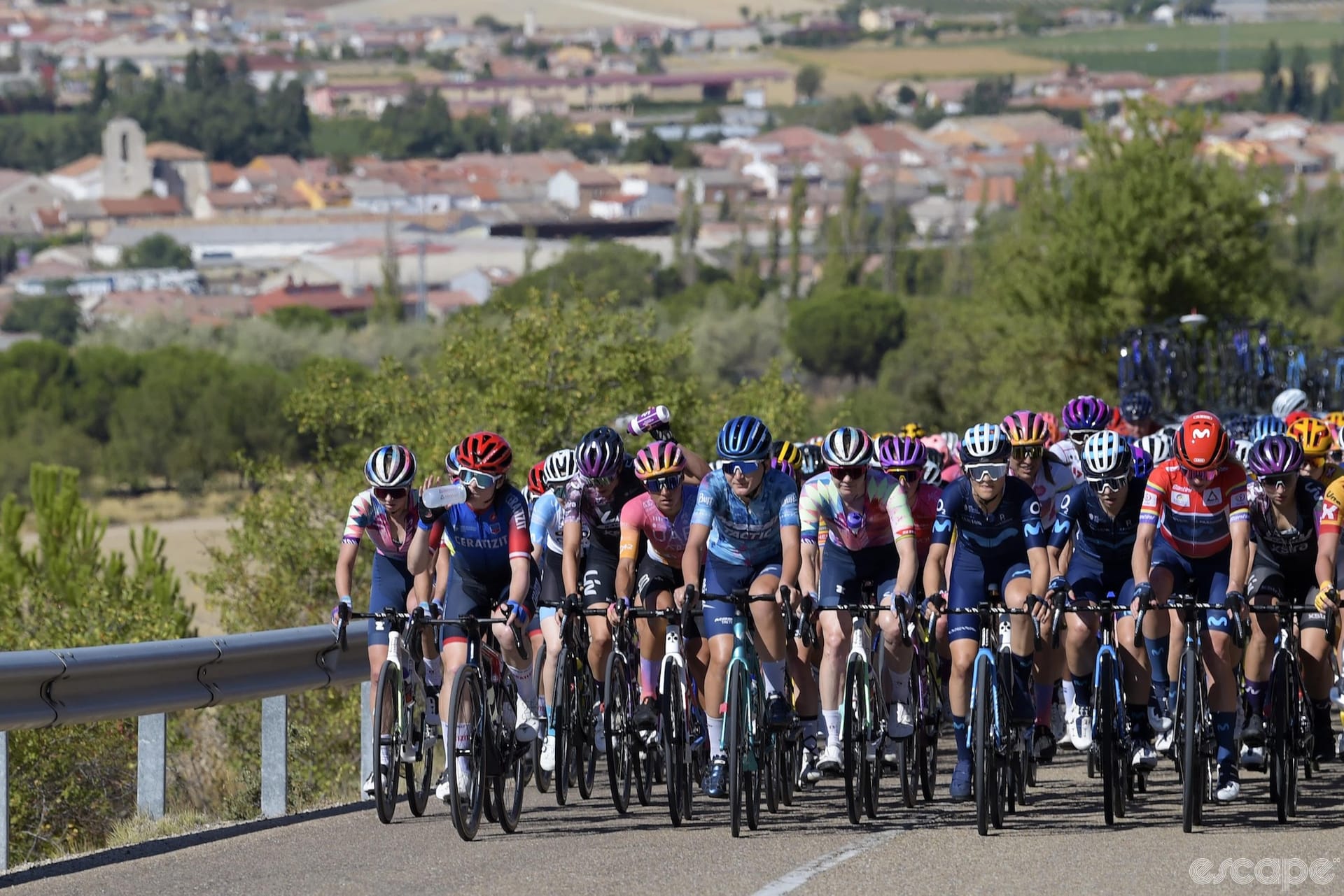 What you didn't know you need to know: A cultural notebook for La Vuelta Femenina