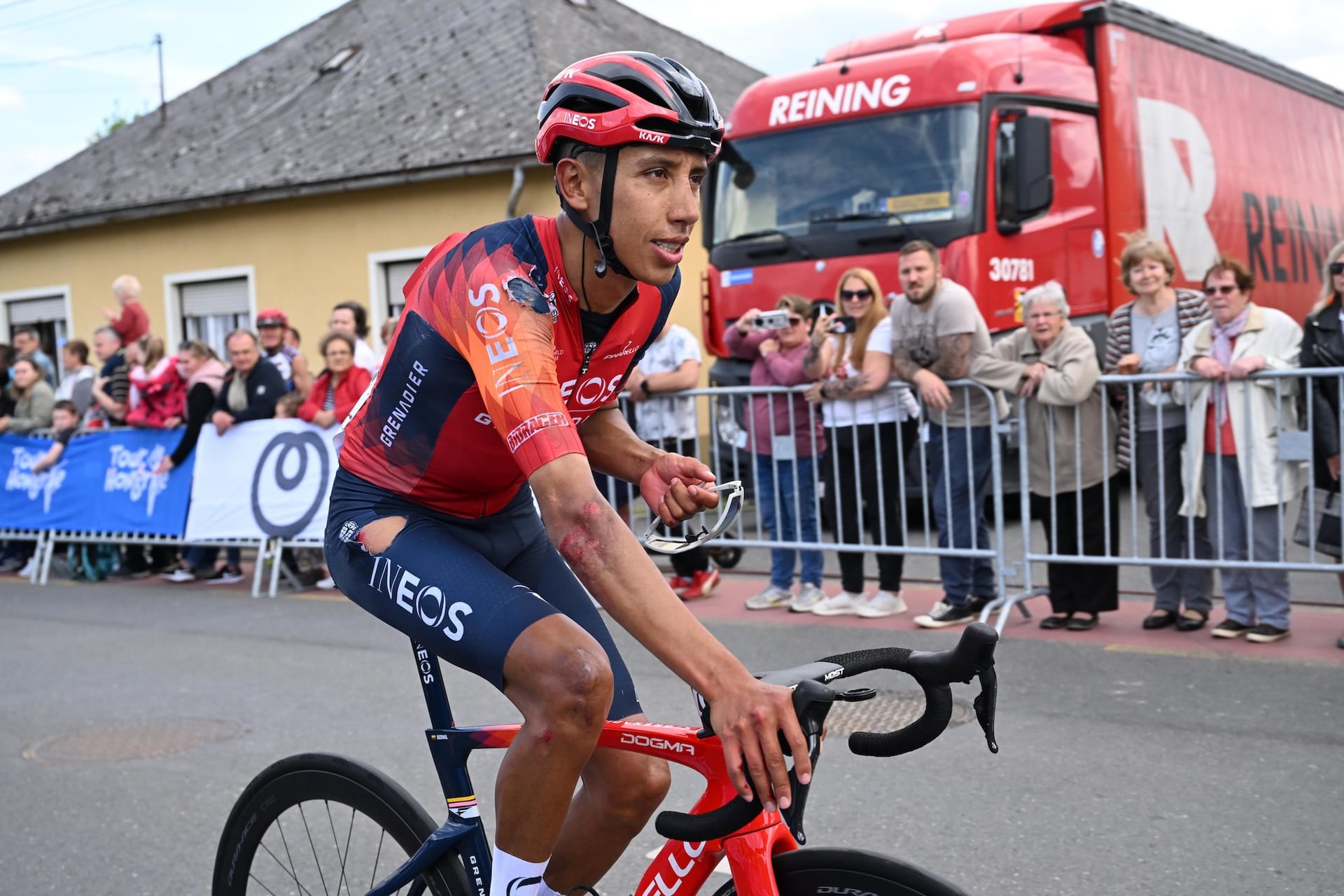 Egan Bernal adds name to list of today's fallers with Hungary crash