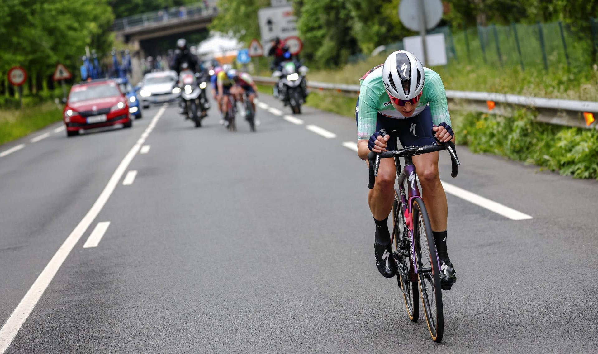 Reusser takes Itzulia Women with surprise attack