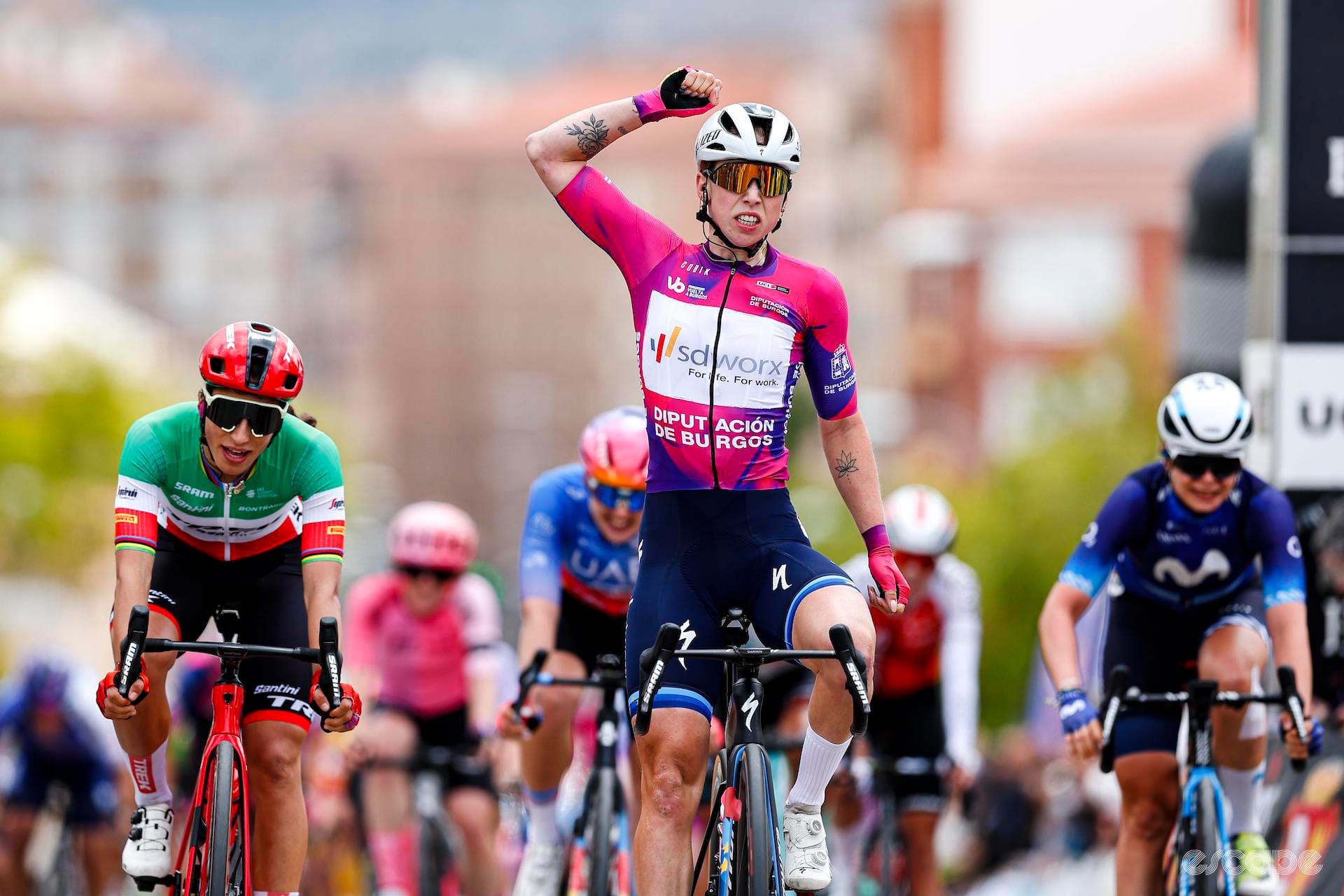 Wiebes hits back after relegation to snatch Burgos stage 3 from the late breakaway