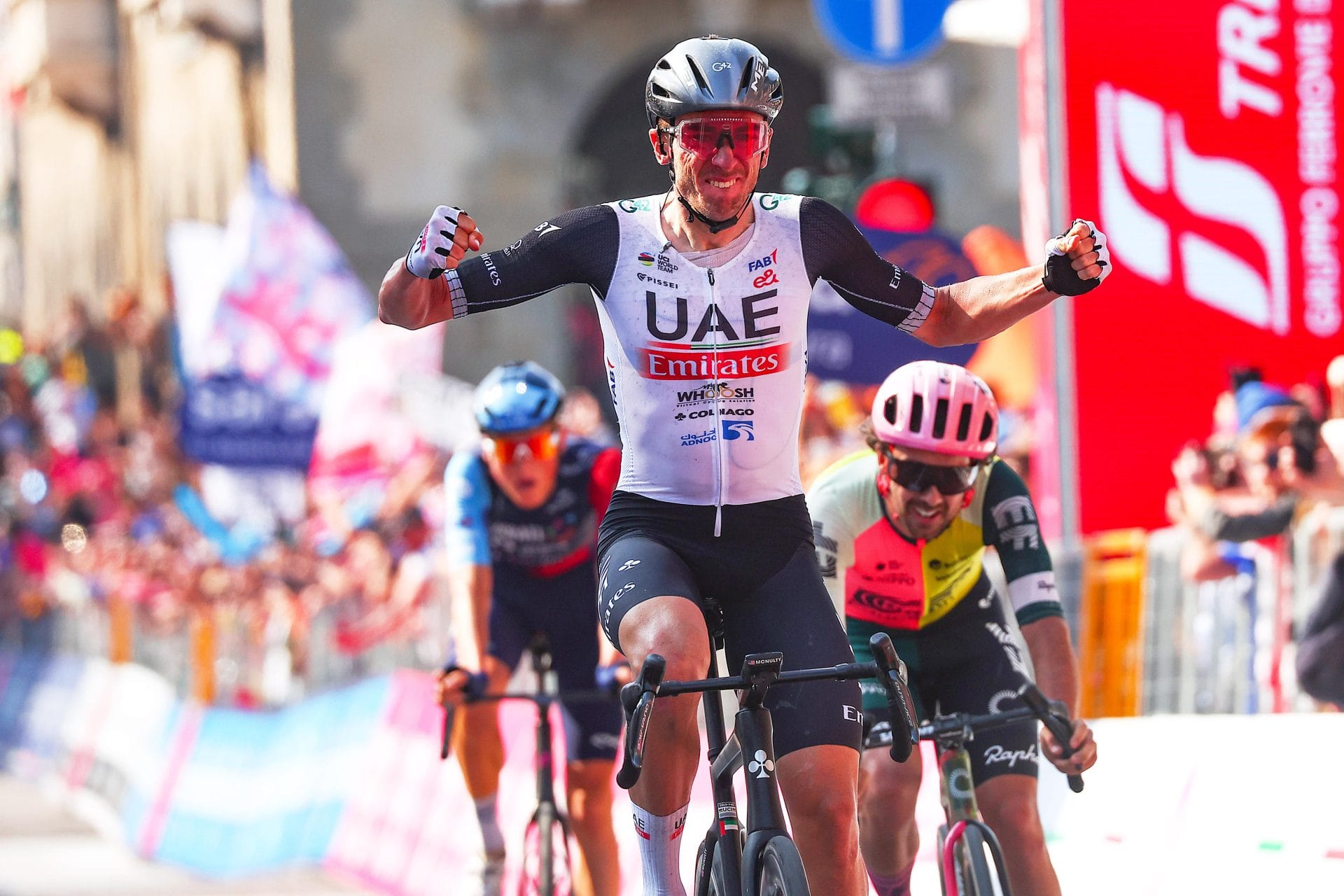 McNulty denies the Healy Monster on stage 15 of the Giro