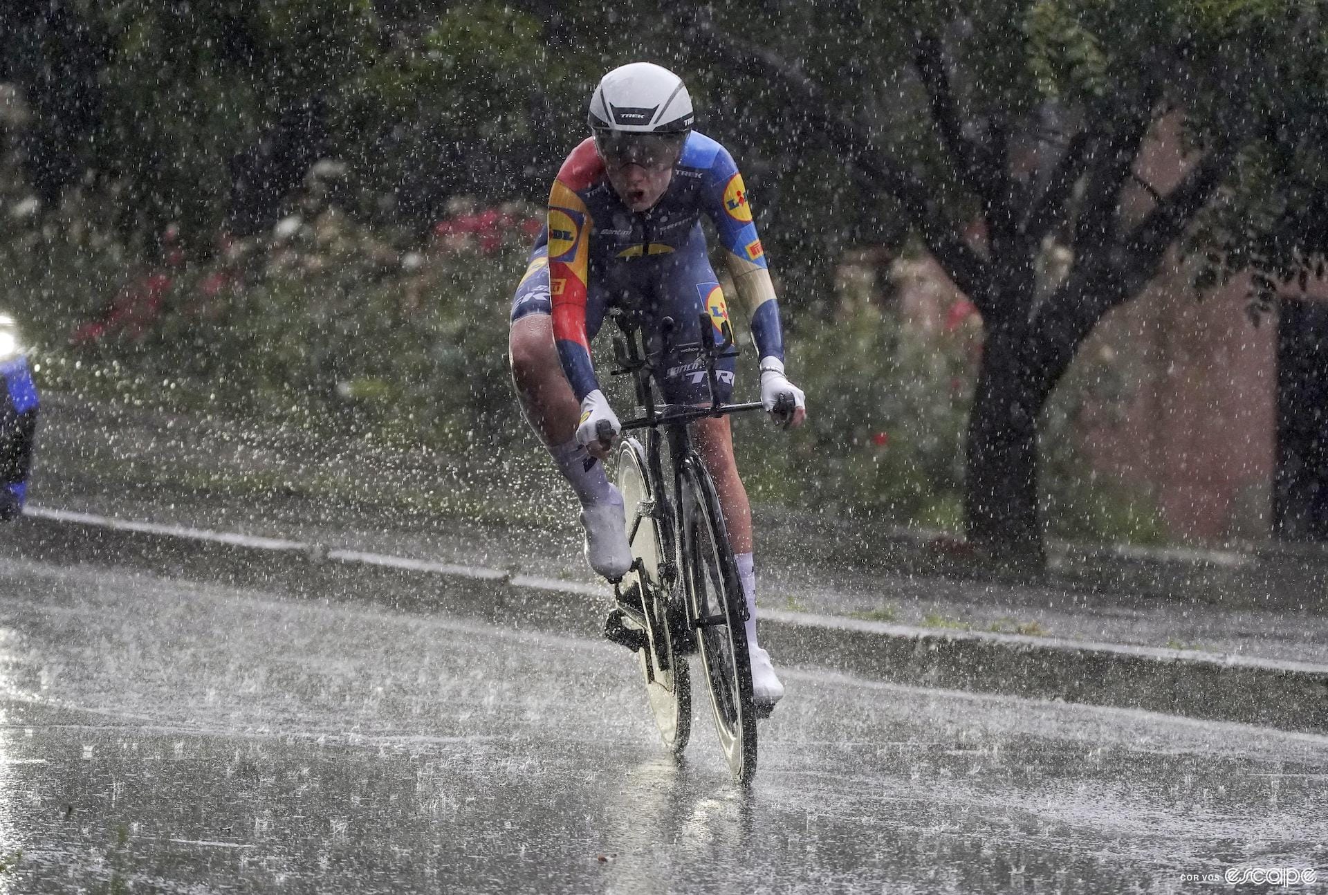 Giro Donne Stage 1: Race cancelled due to heavy rain