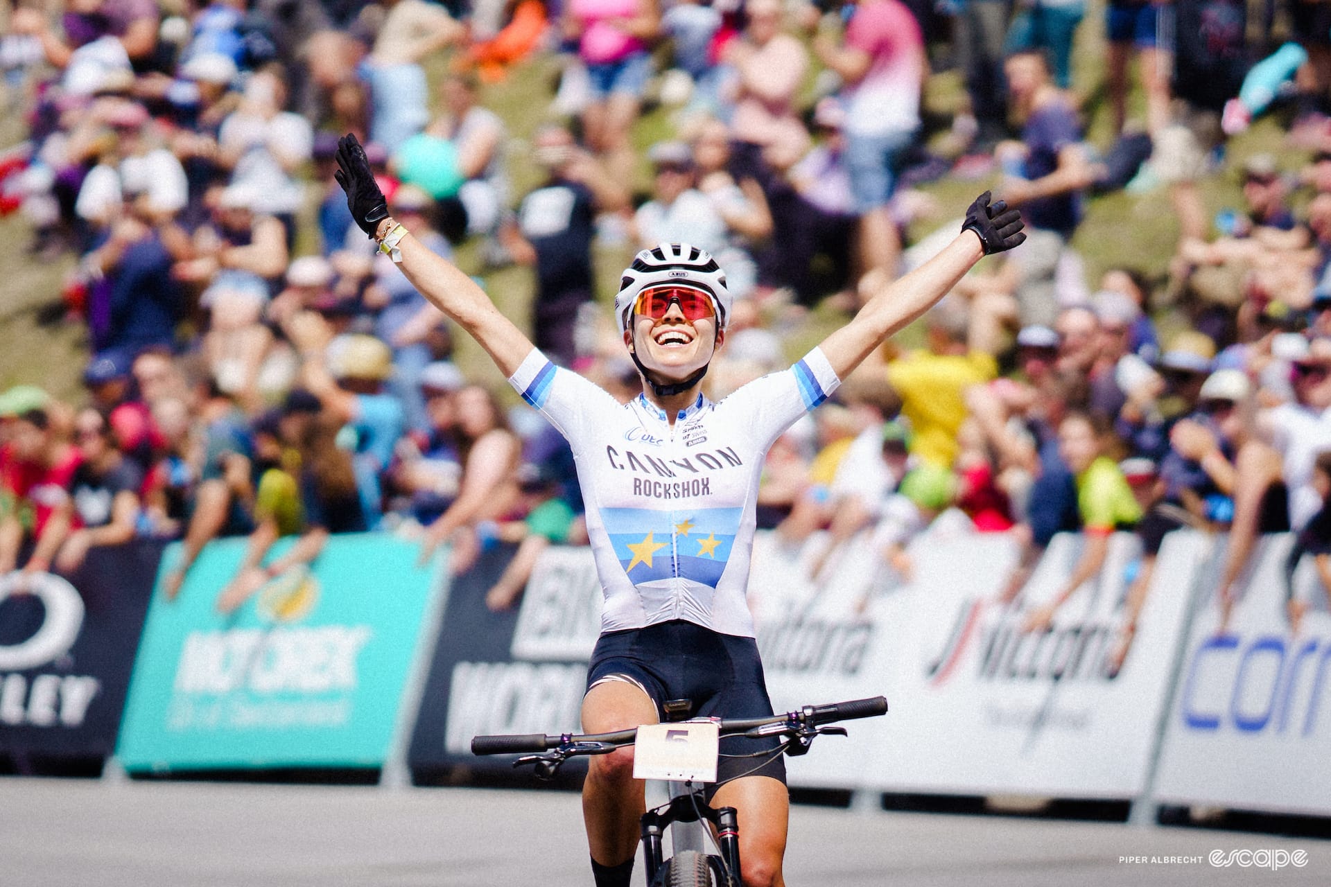 Loana Lecomte shows climbing prowess at attritional Lenzerheide World Cup