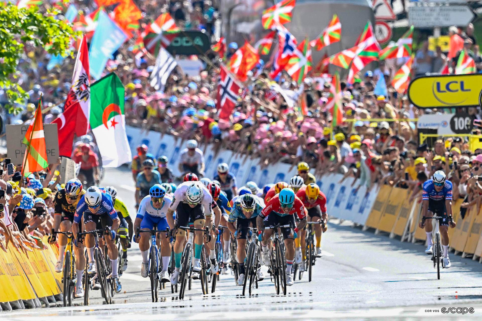Tour de France stage 3 report: Philipsen fastest to the finish in first sprint showdown