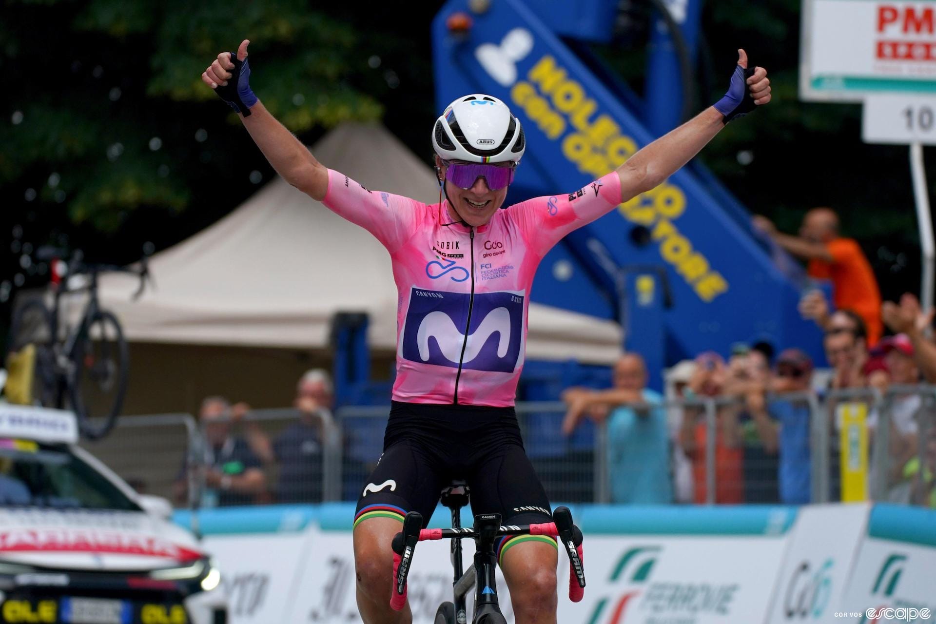 Giro Donne stage 6 report: Another solo victory for Van Vleuten