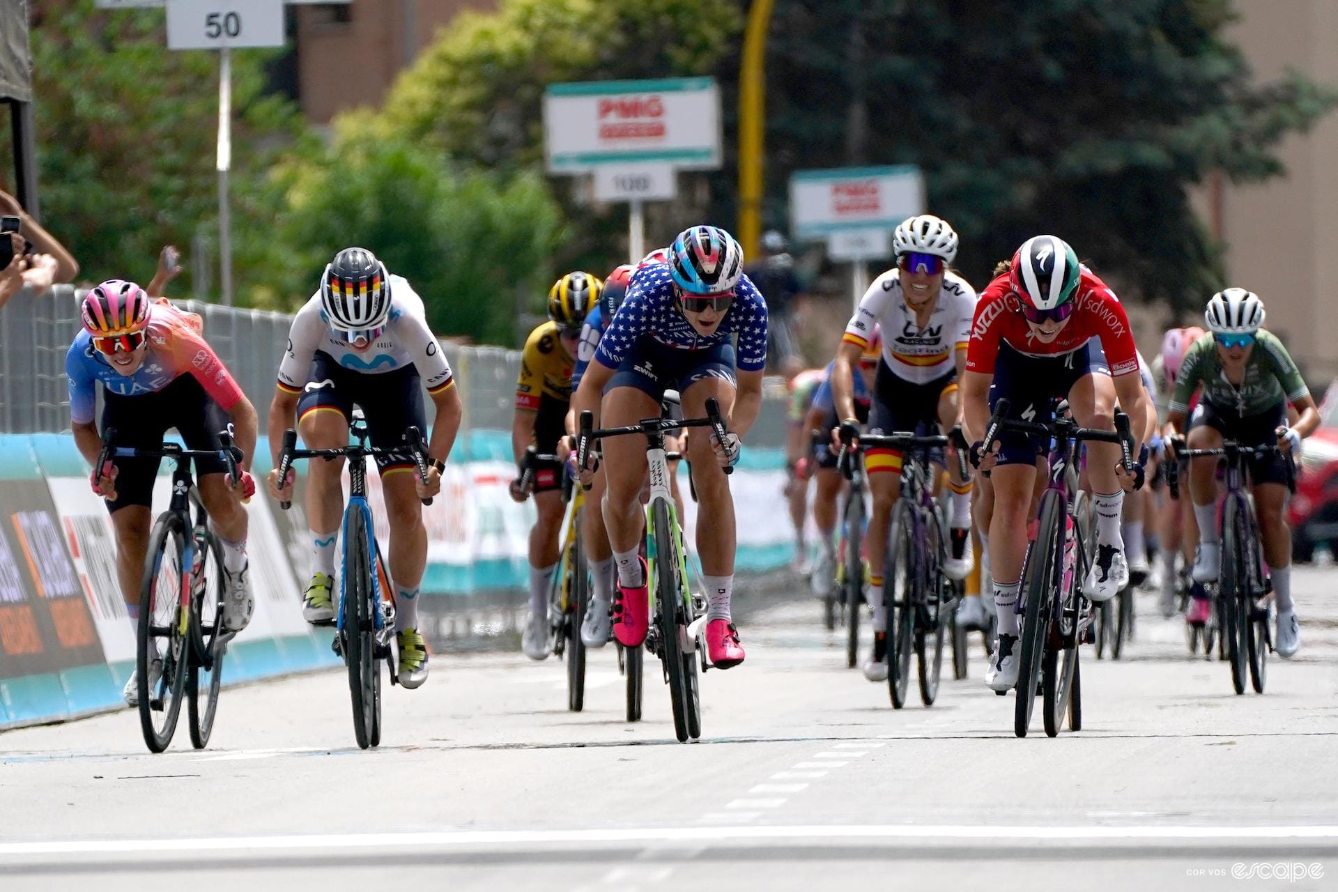 Giro Donne stage 8 report: Vas wins reduced bunch sprint in Sassari