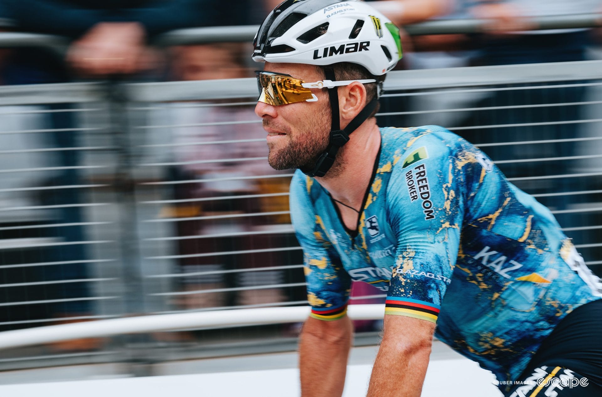 Mark Cavendish feels the devastation of a history-defying mechanical