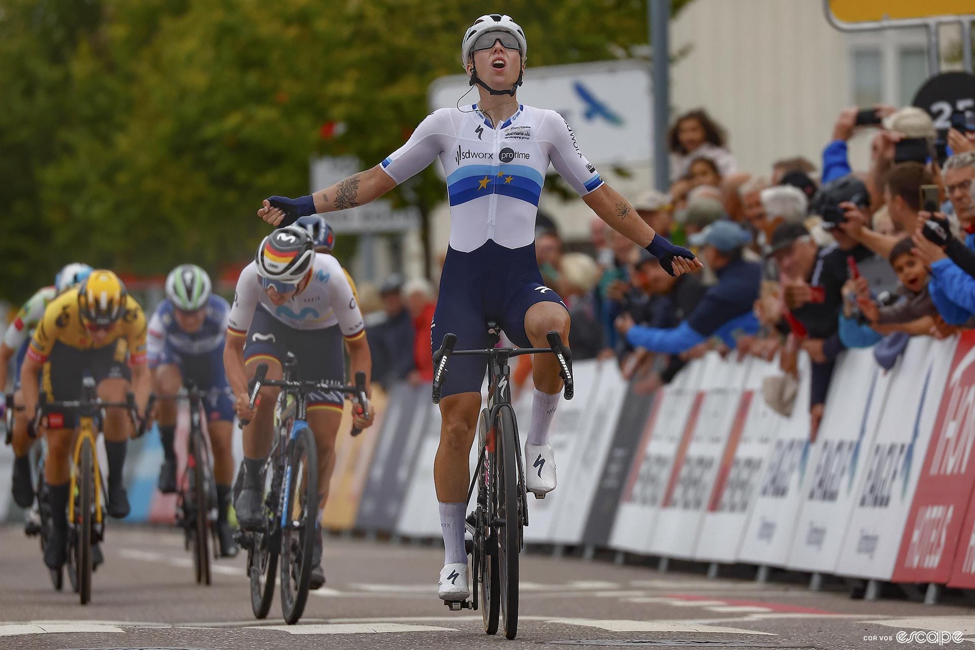 Tour of Scandinavia report: Wiebes takes second stage victory of the week