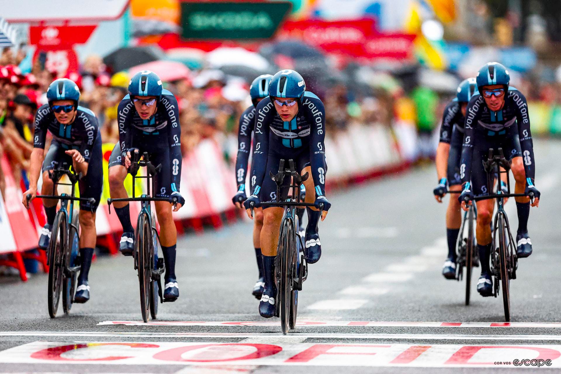 Vuelta a España stage 1 report: DSM-Firmenich benefit from early start in opening TTT