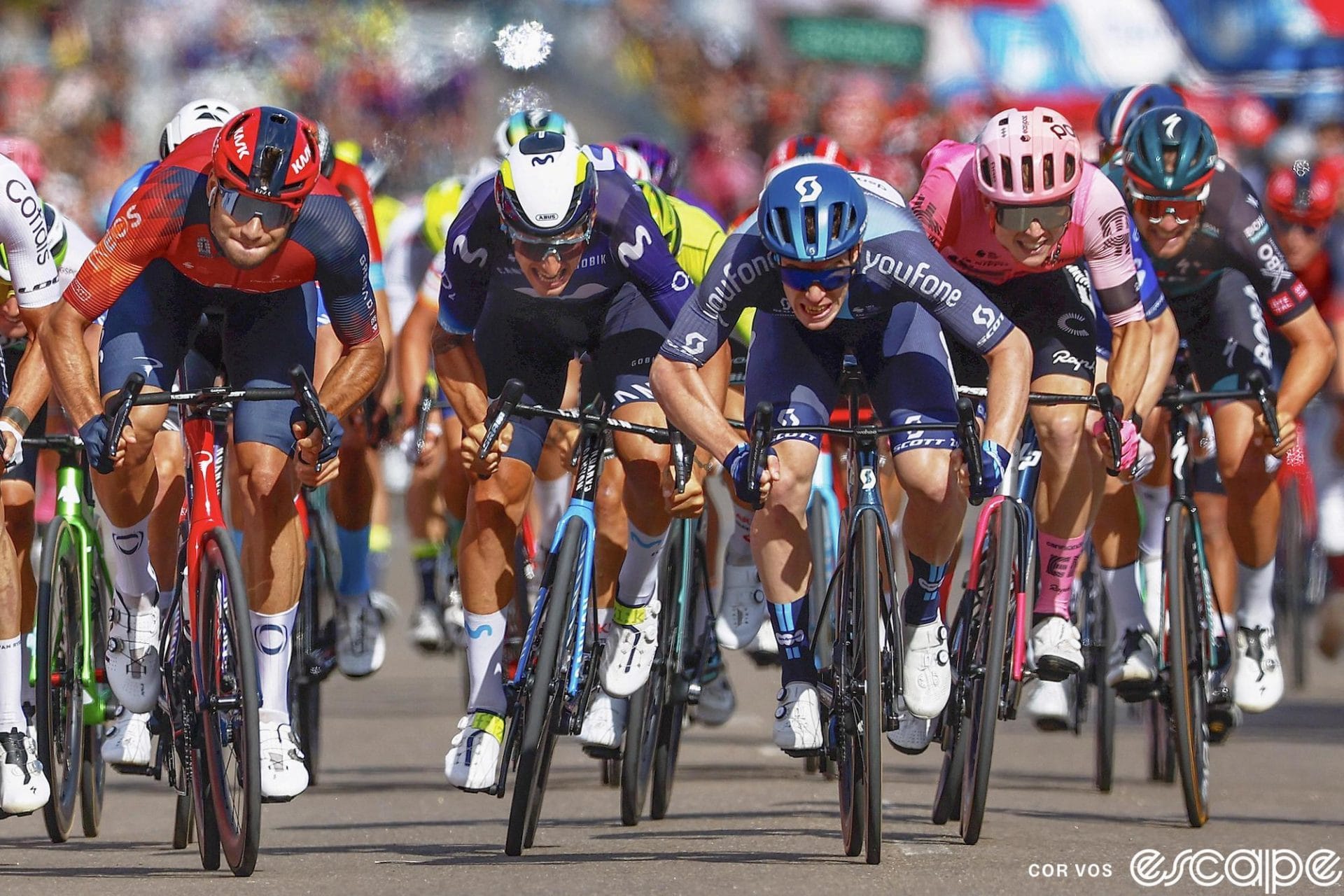 Vuelta stage 19: Dainese survives as crash disrupts sprint