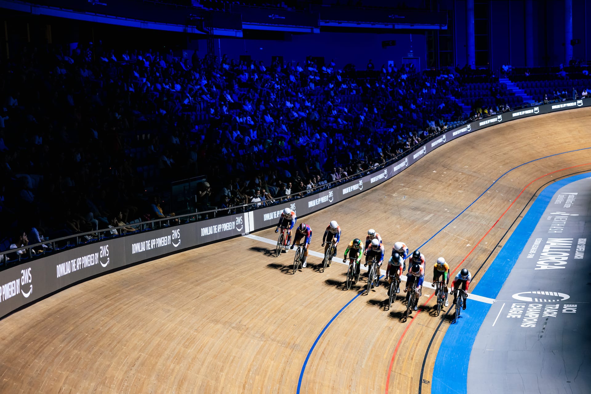 Follow the TCL and you can feel a track cyclist’s heart beat in your hand