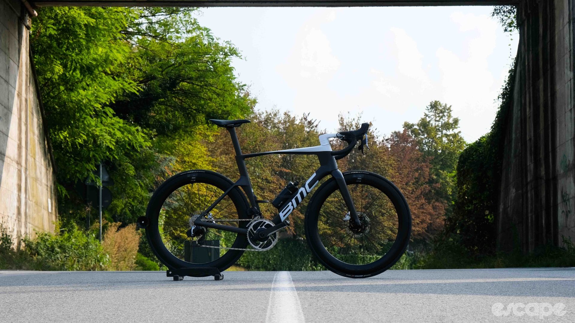 Review: BMC TeamMachine R 01 – don't call it an aero bike