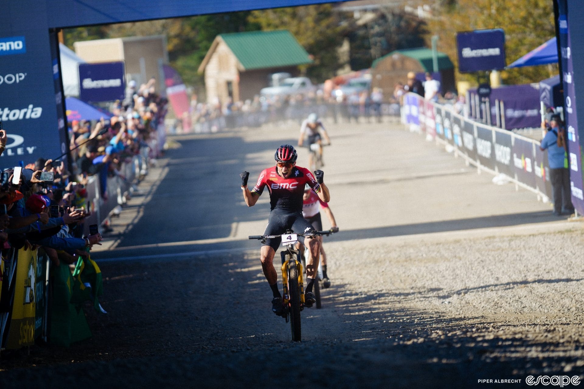 Snowshoe World Cup XCO: Sarrou survives and brings it to the line