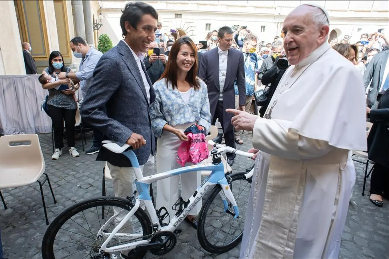 The Pope is selling his Pinarello