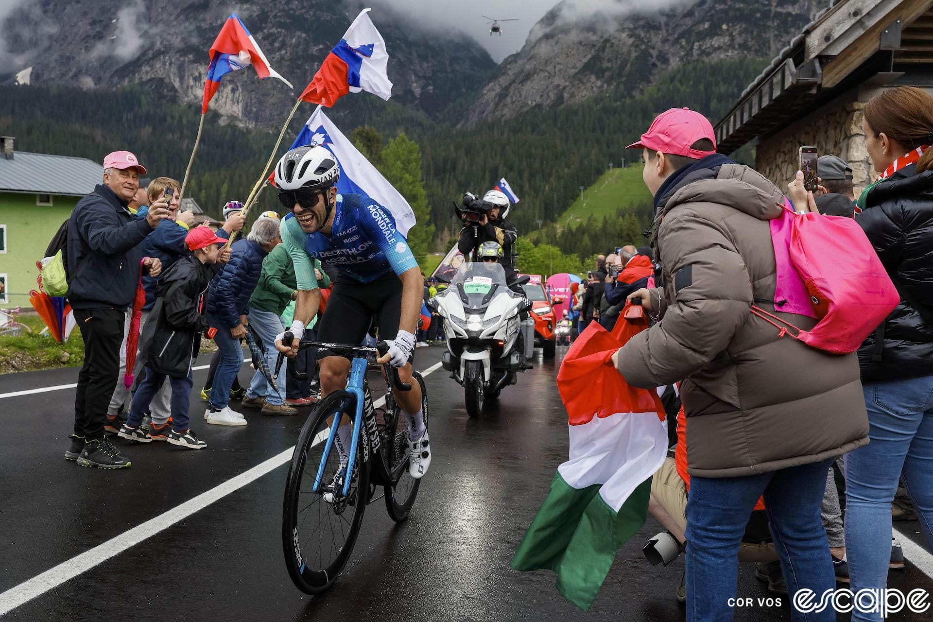 Giro stage 19 report: Vendrame outwits an elite break