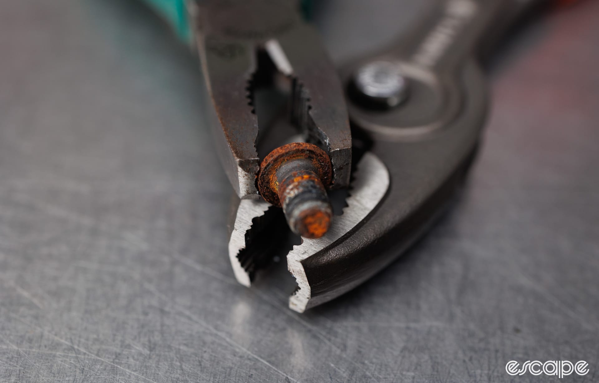 Threaded #15: How to remove the dreaded rounded-out bolt