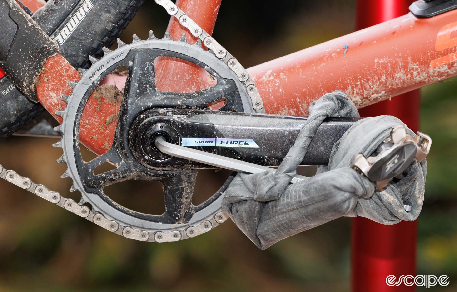 Removing a stuck crank with an inner tube: Does it work?