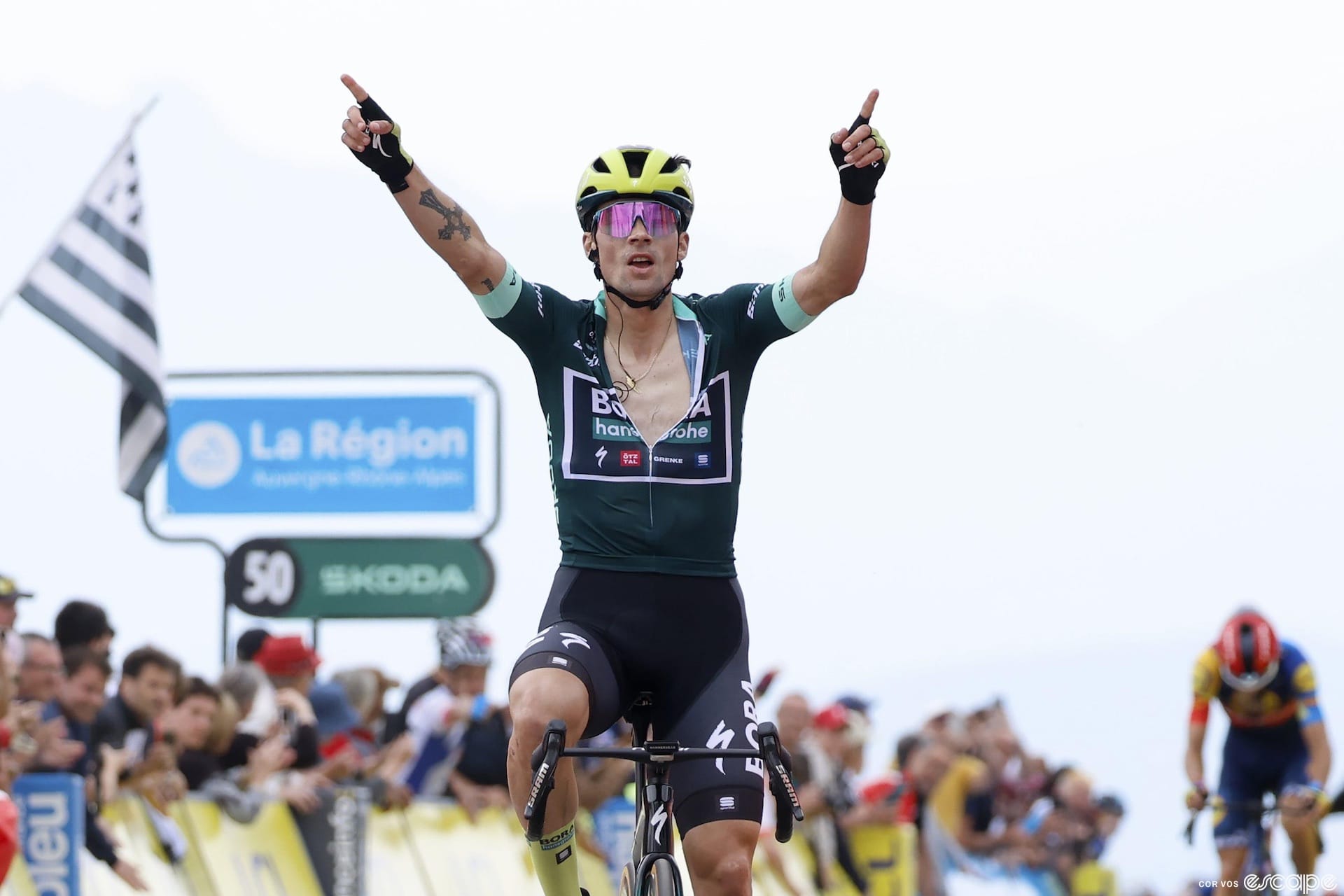 Roglič turns the tables as Evenepoel loses ground in the mountains at the Dauphiné