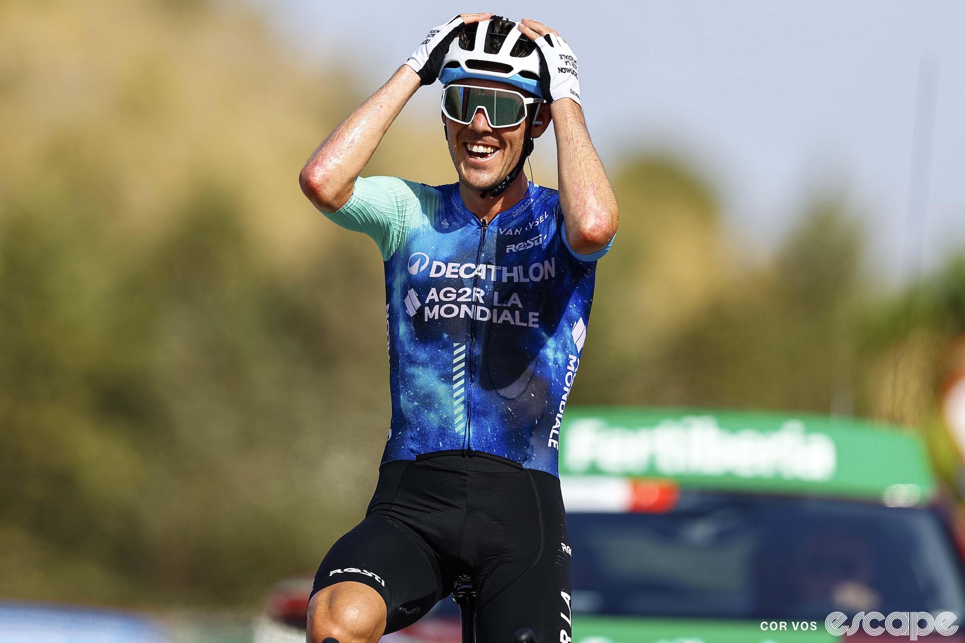 Vuelta stage 6 report: O'Connor grabs the stage and the red jersey