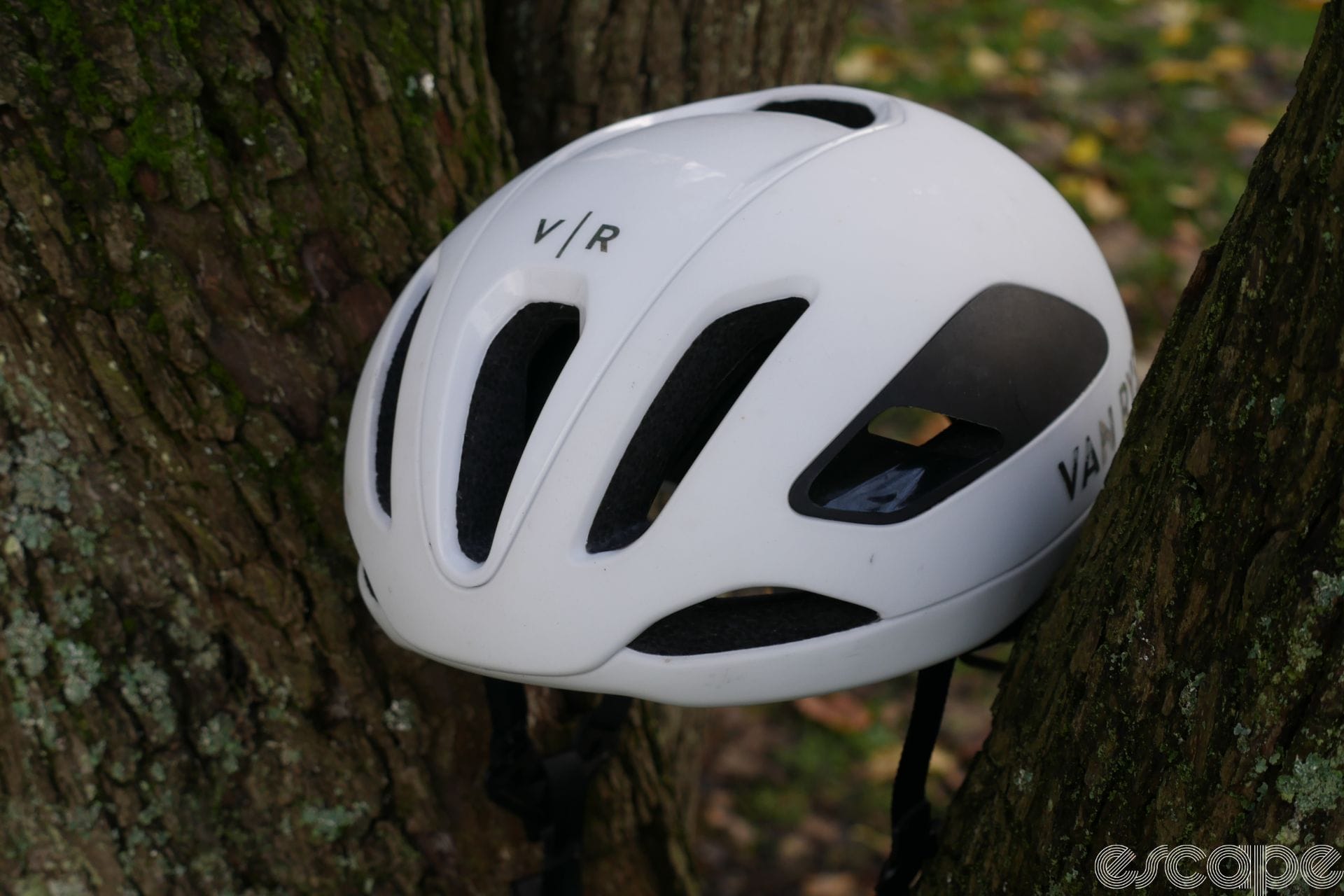 Van Rysel FCR aero road helmet: Budget brilliance