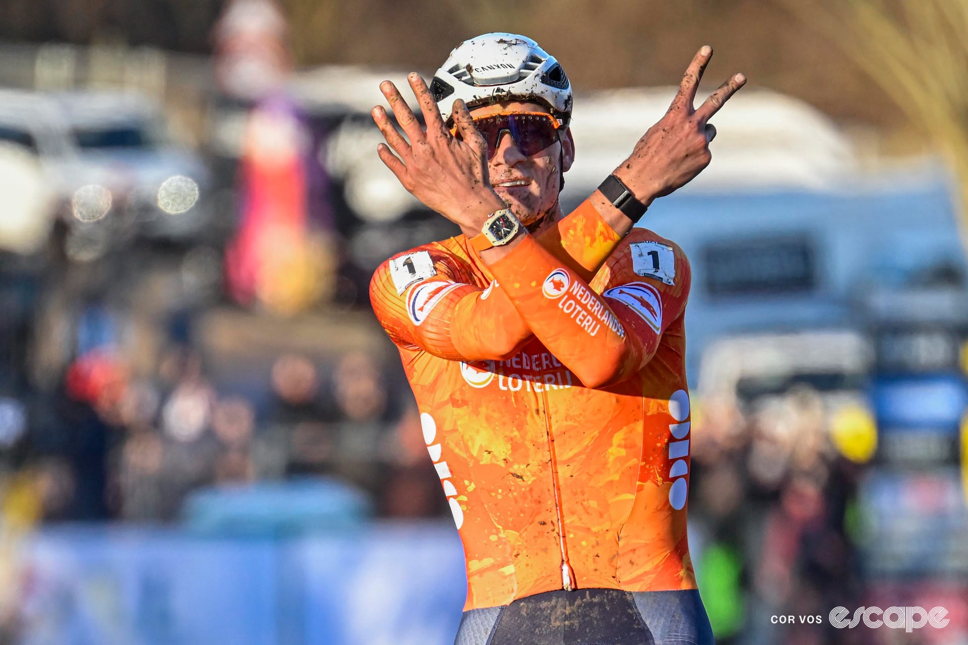 Daily News: Van der Poel equals men's record with seventh CX world title