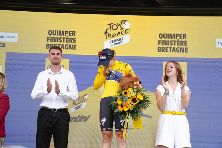 Kim Le Court 'almost gave up on the sport' a decade ago, now she's in yellow