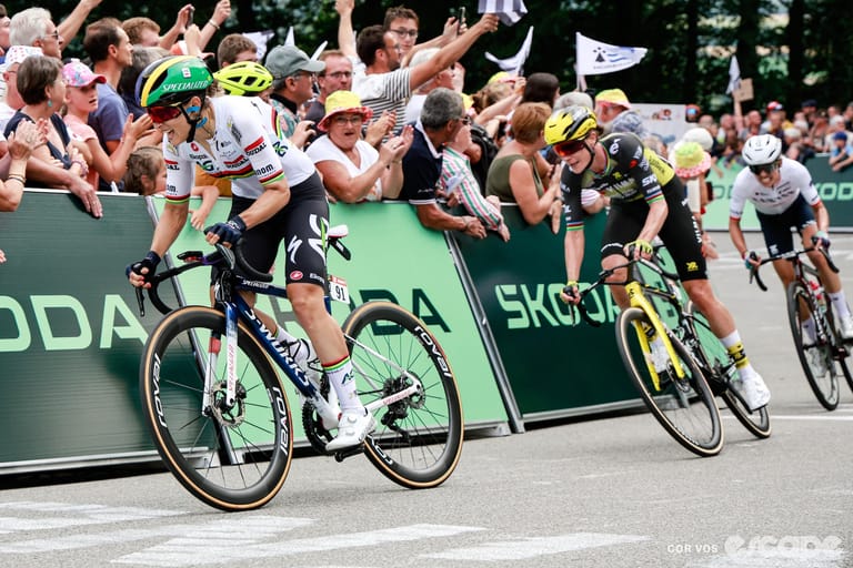 The opening Tour de France Femmes stage already saw GC riders on high alert
